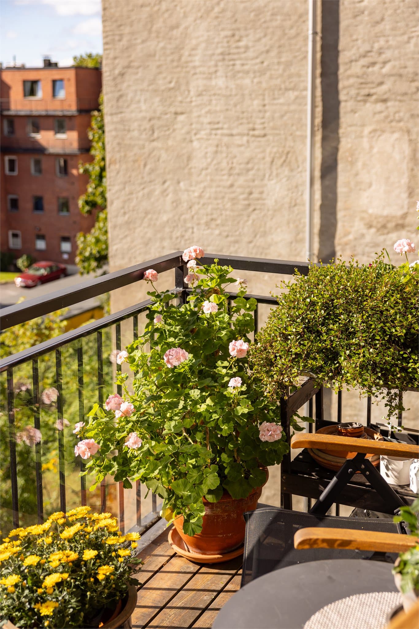 Balkongen er ca. 5 kvm.