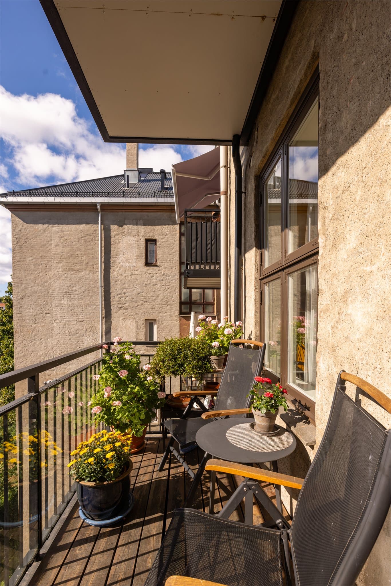 God plass til å innrede slik du ønsker med utemøblement og beplantning.