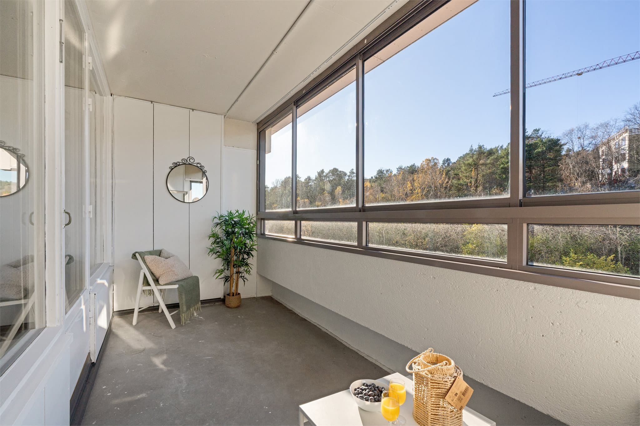 - Den innglassede balkongen måler 8 m² -