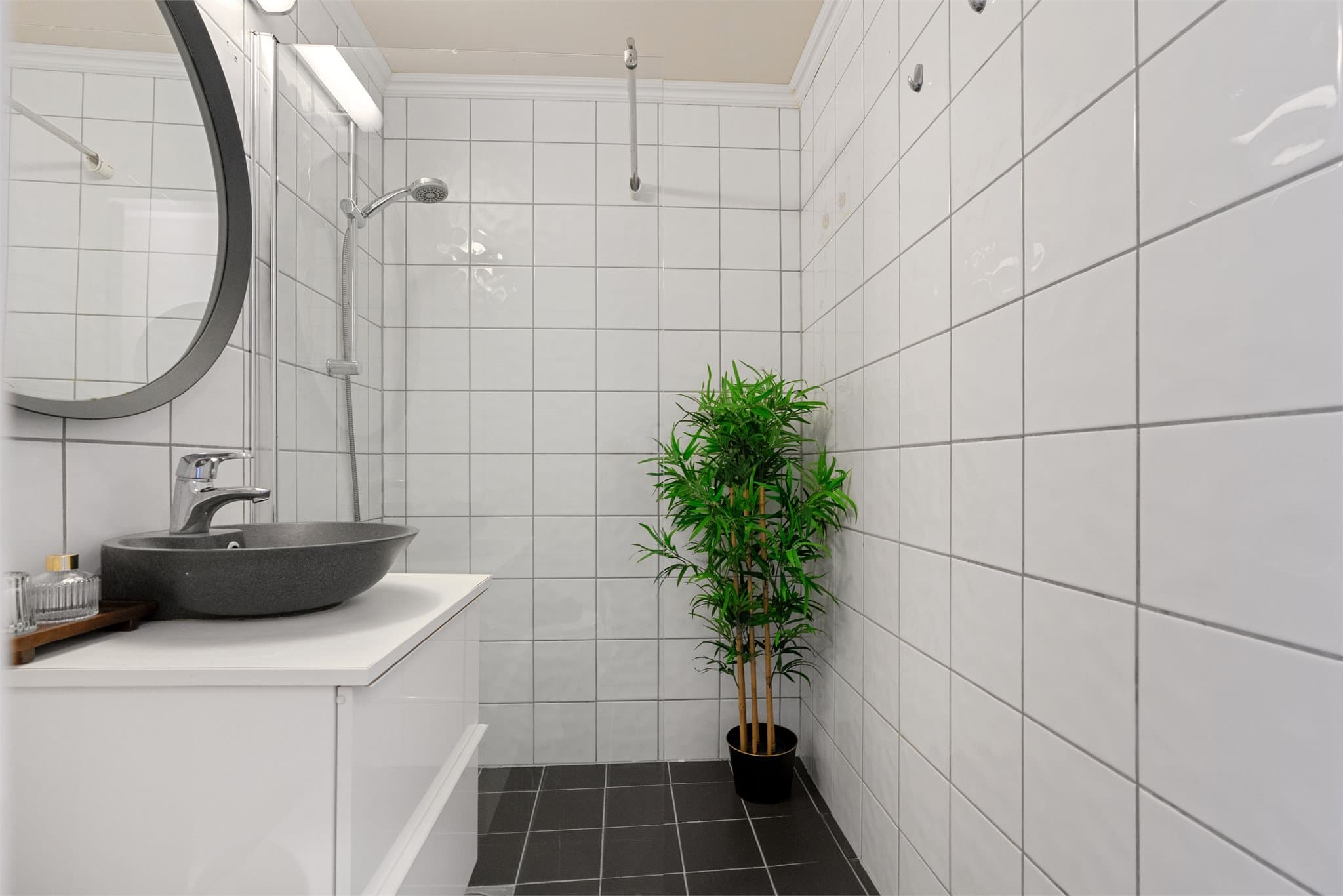 - Badet måler 2,6 m² -