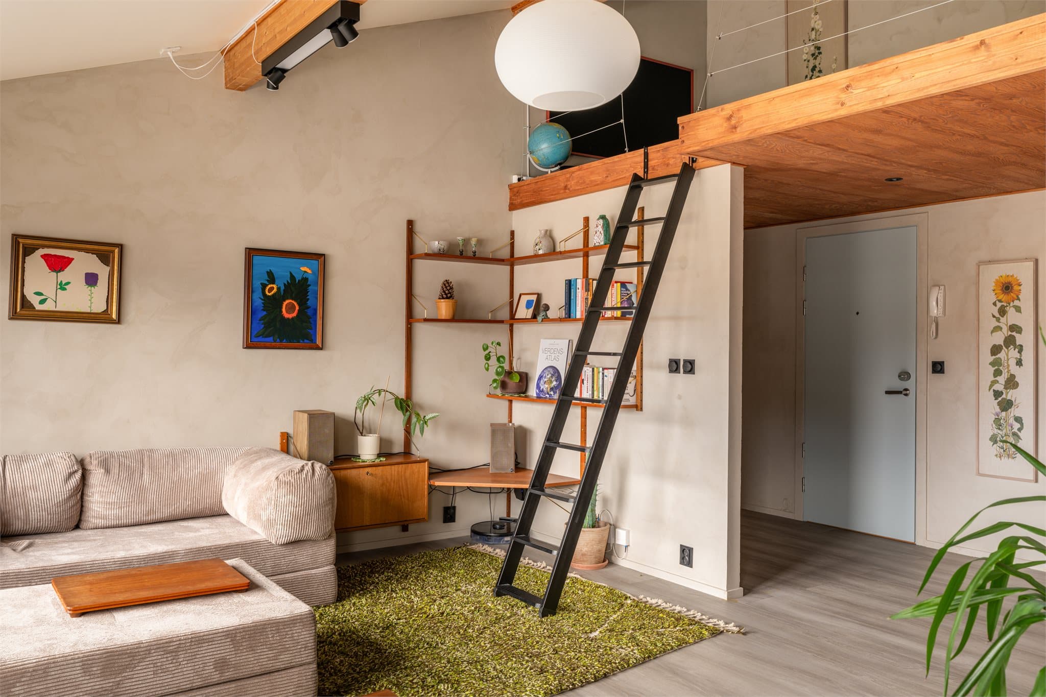 En lys, lun og innbydende leilighet med gode romløsninger.