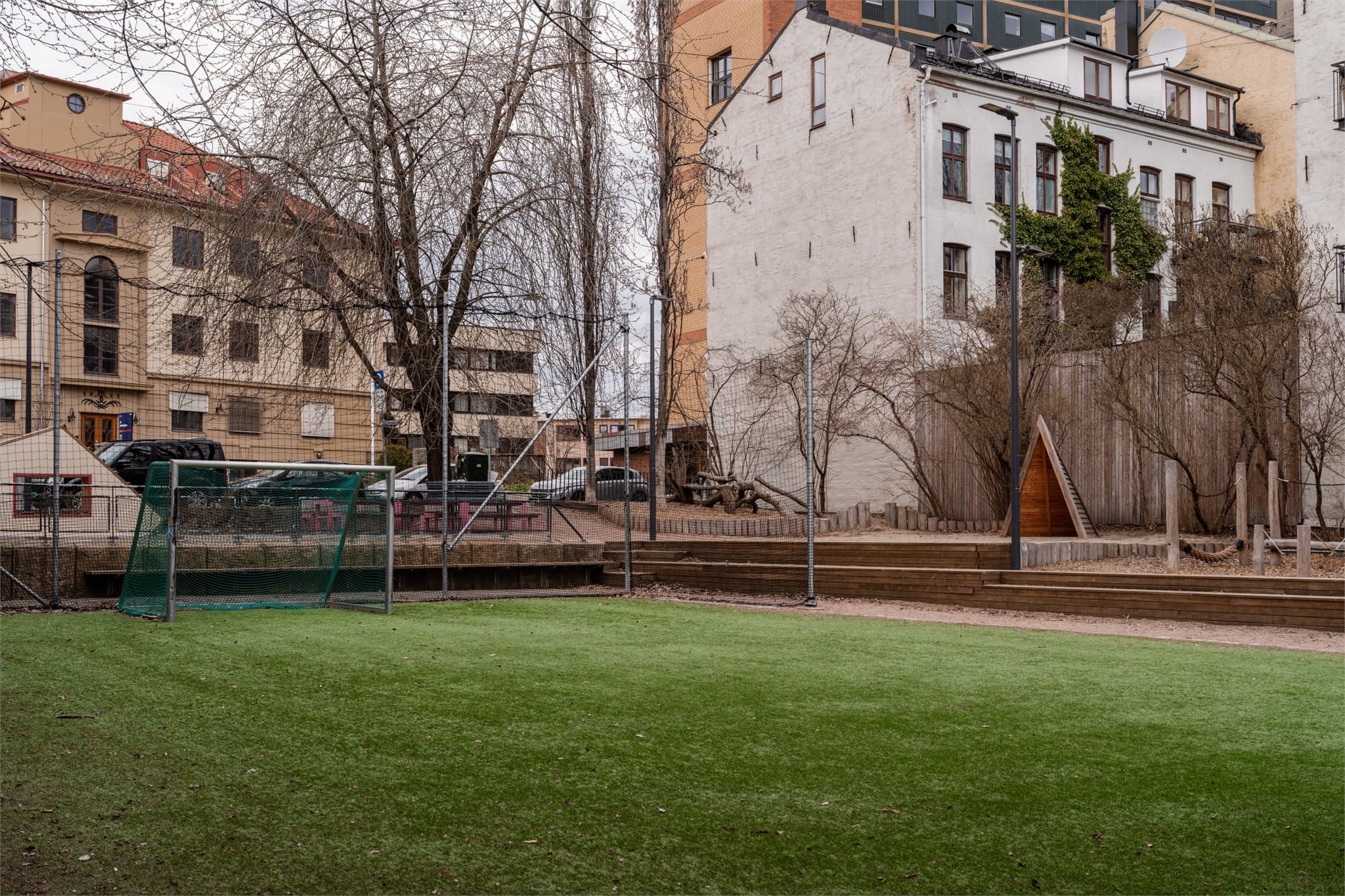 Gode aktivitetsmuligheter med fotballbane like i nærheten.