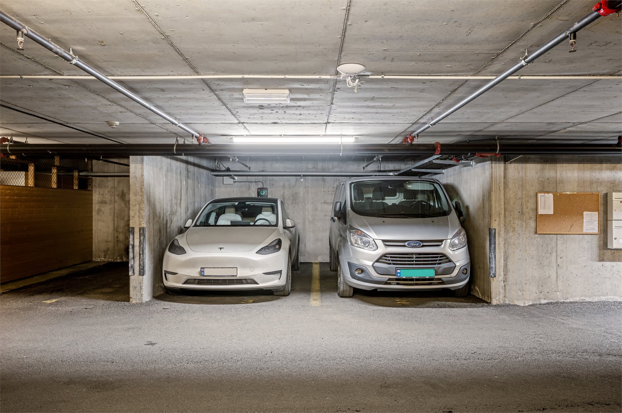 - Leiligheten disponerer en fast parkeringsplass i garasje med mulighet for å montere elbil-lader -