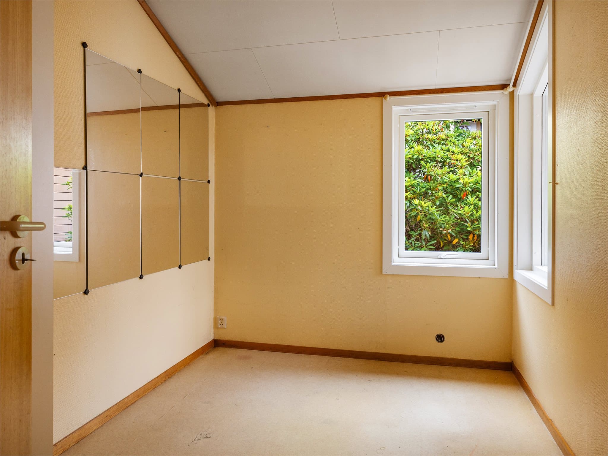 Soverom i 1. etasje måler 7,6m²
