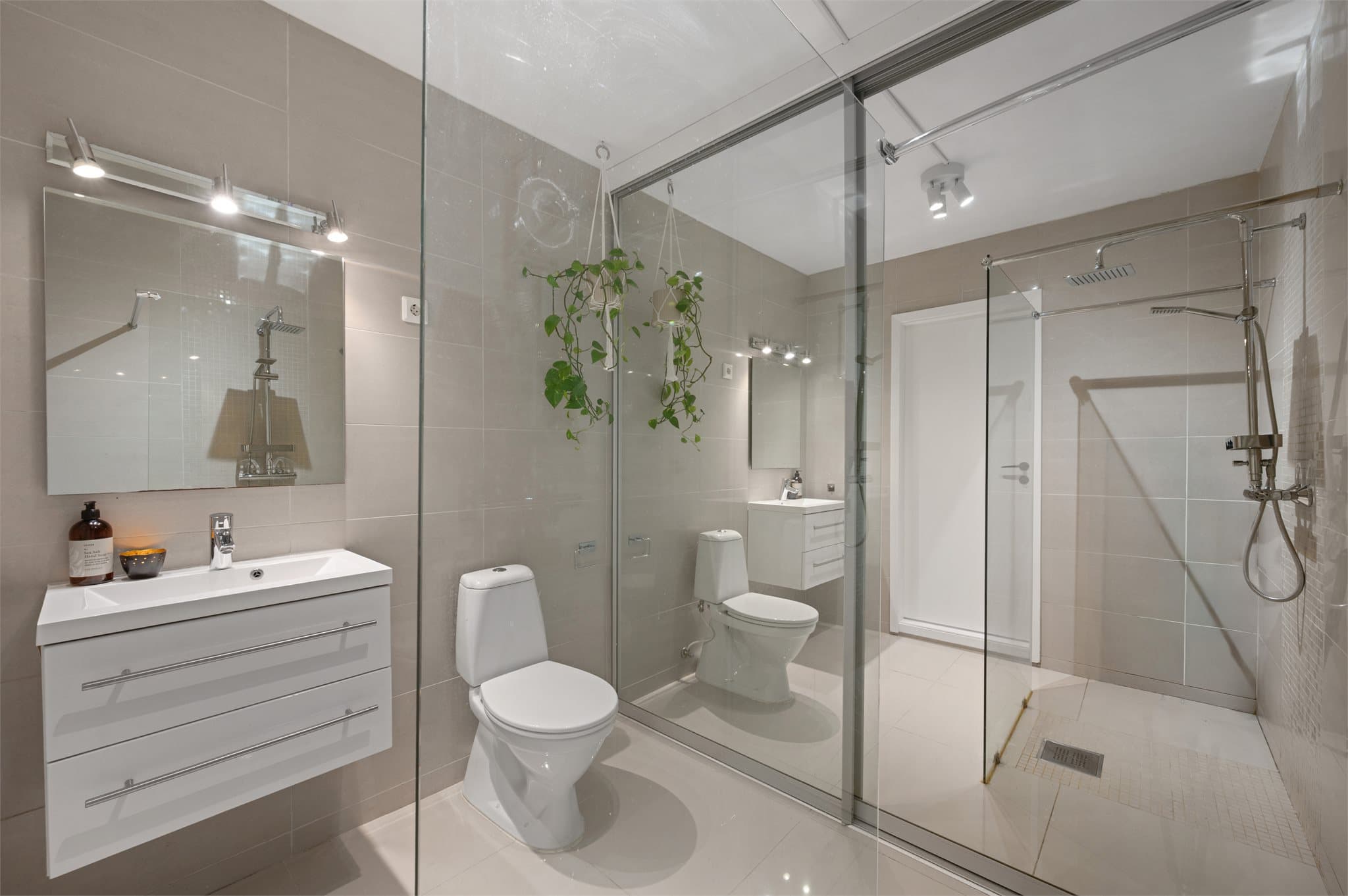 - Flott, helfliset bad som måler 6,1m² -