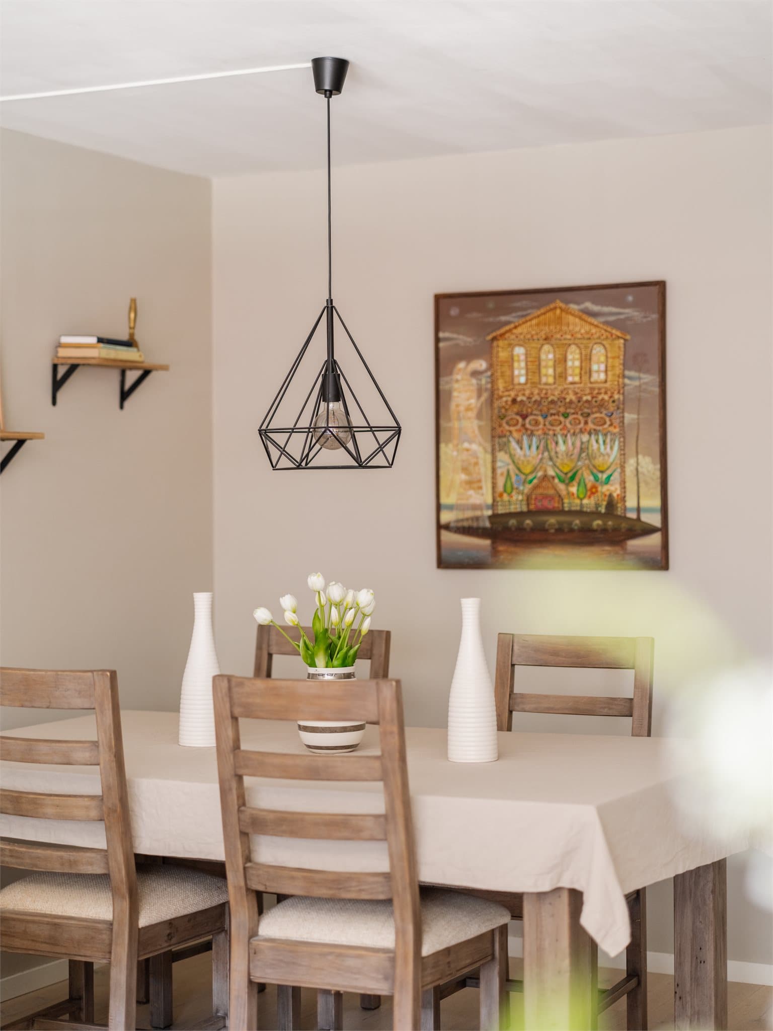 God plass til hyggelige middager med venner og familie.