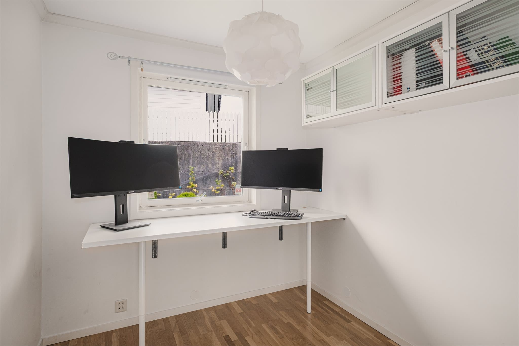 - Hovedetasjens siste soverom måler 6,5m² -