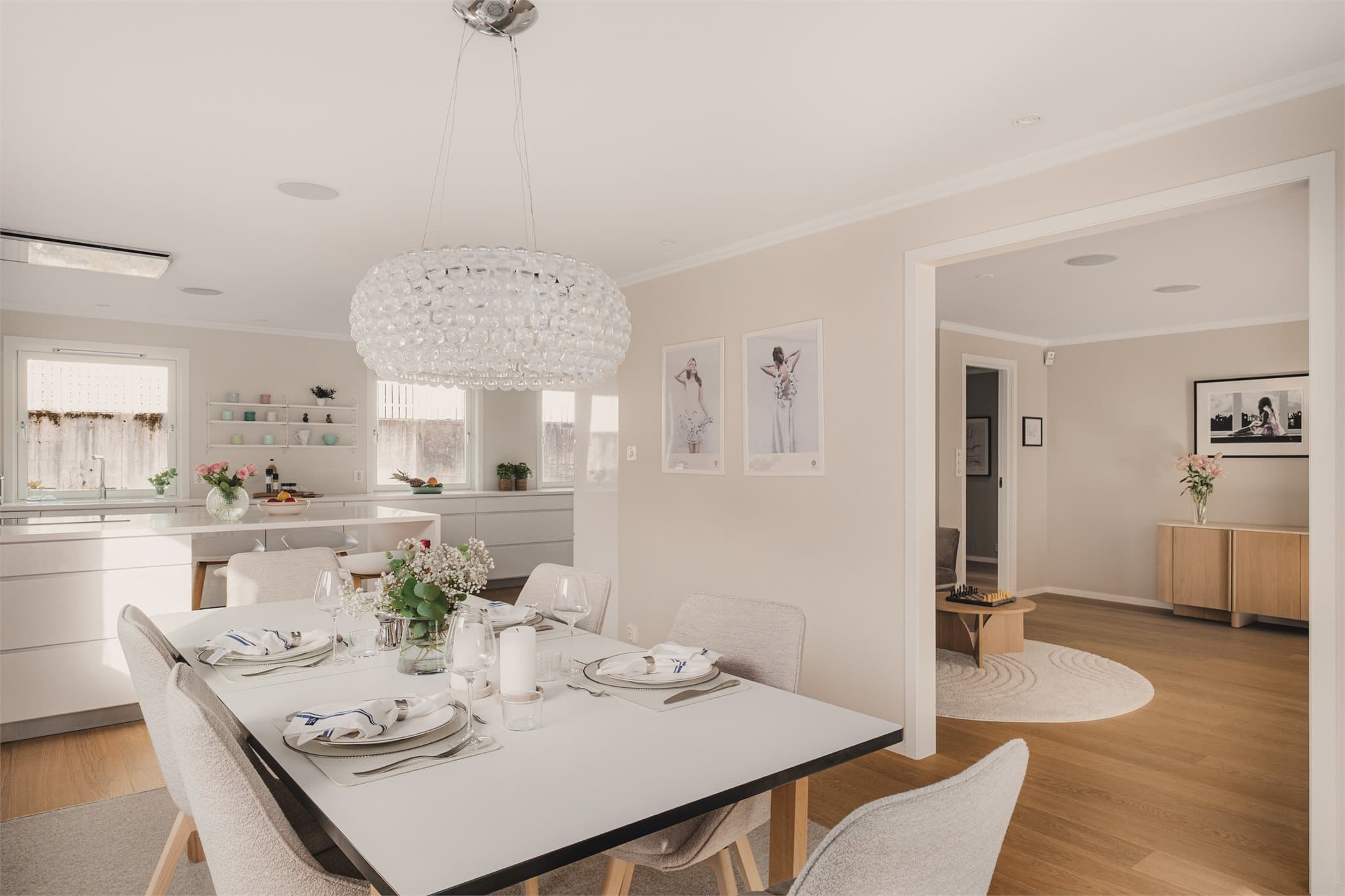 - Boligen har et totalt BRA-i på 269m², fordelt over 2 plan -