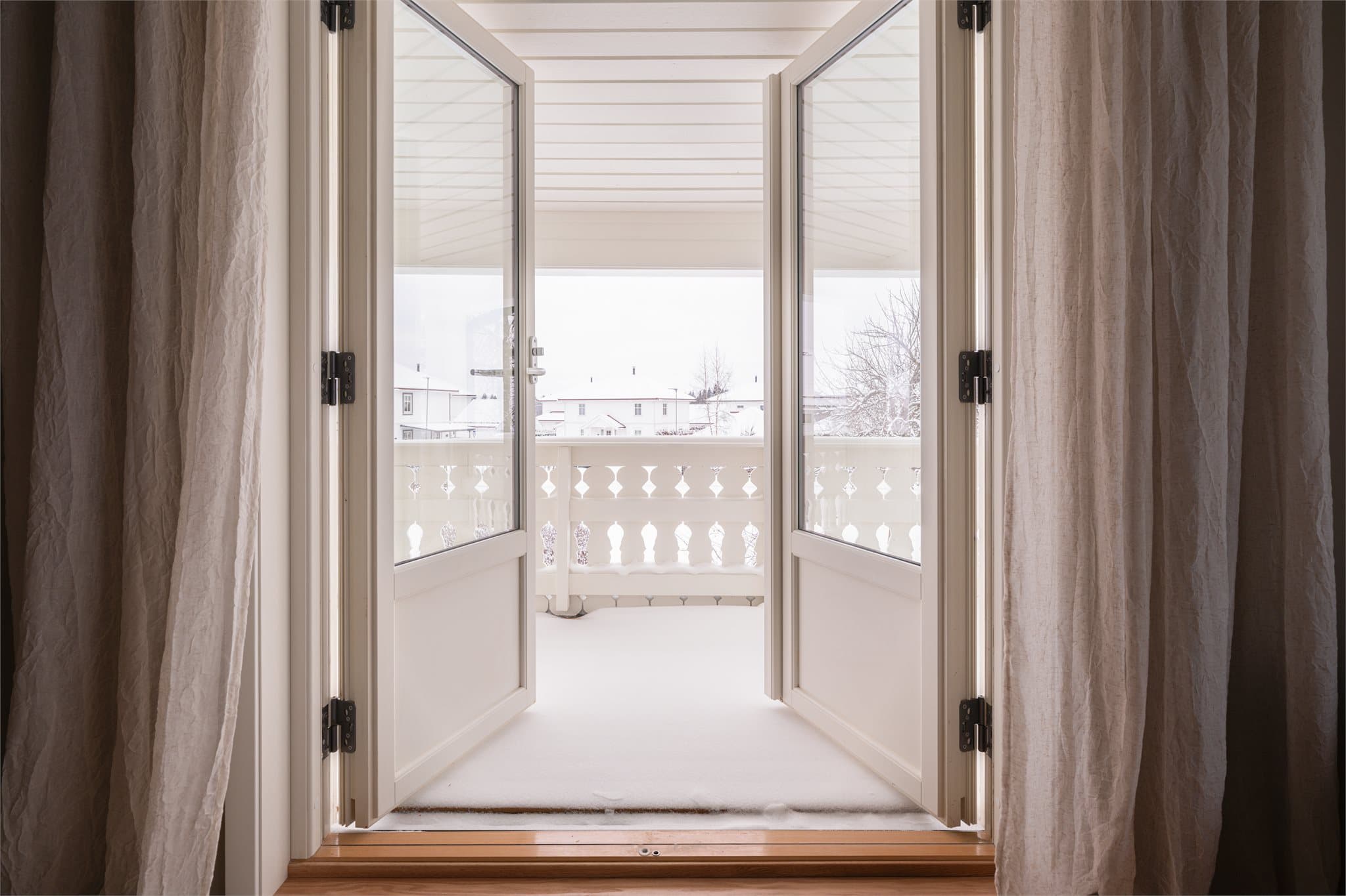 Balkongen er oppgradert med nye komposittheller.