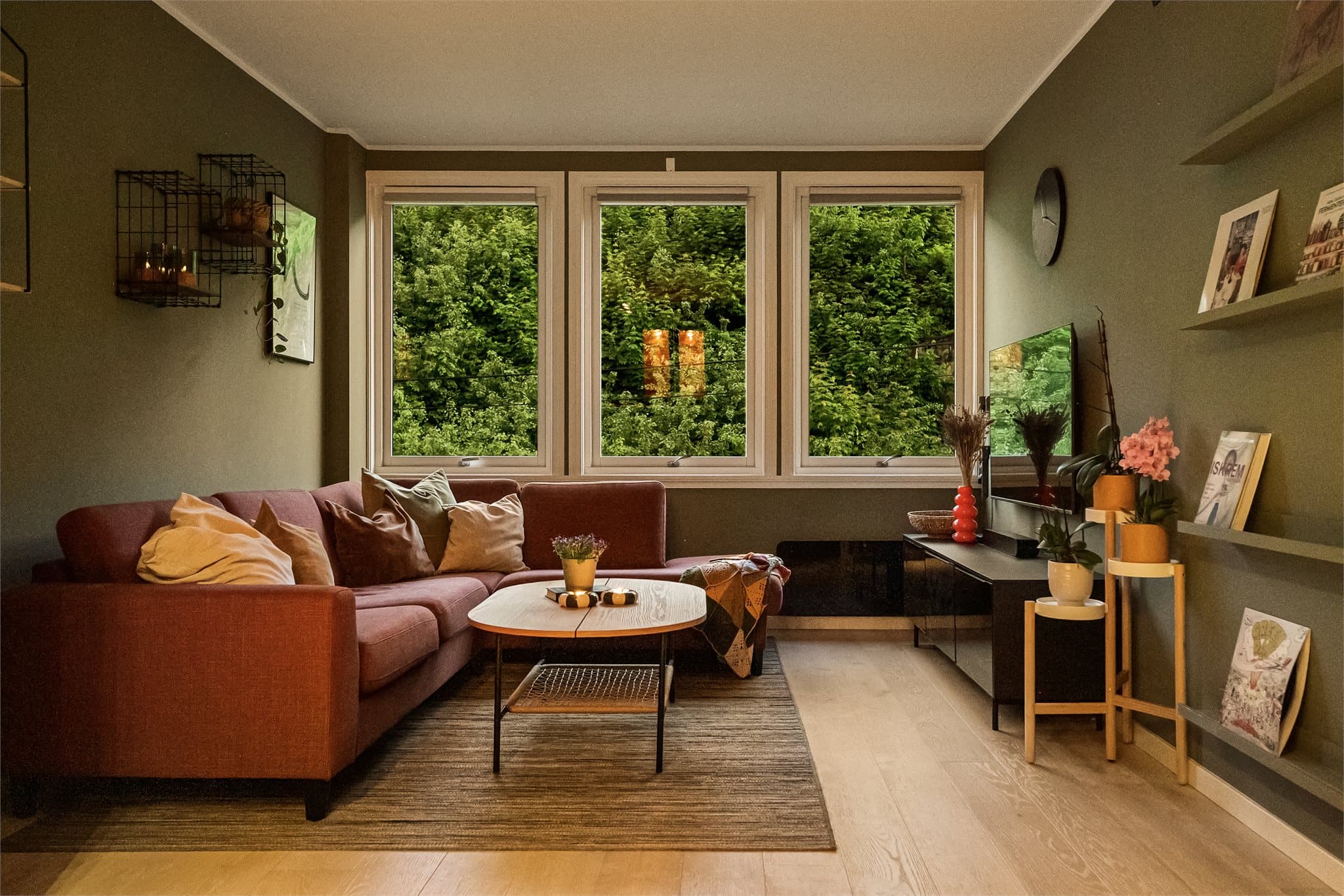 - En innbydende leilighet med lekre farge- og materialvalg -