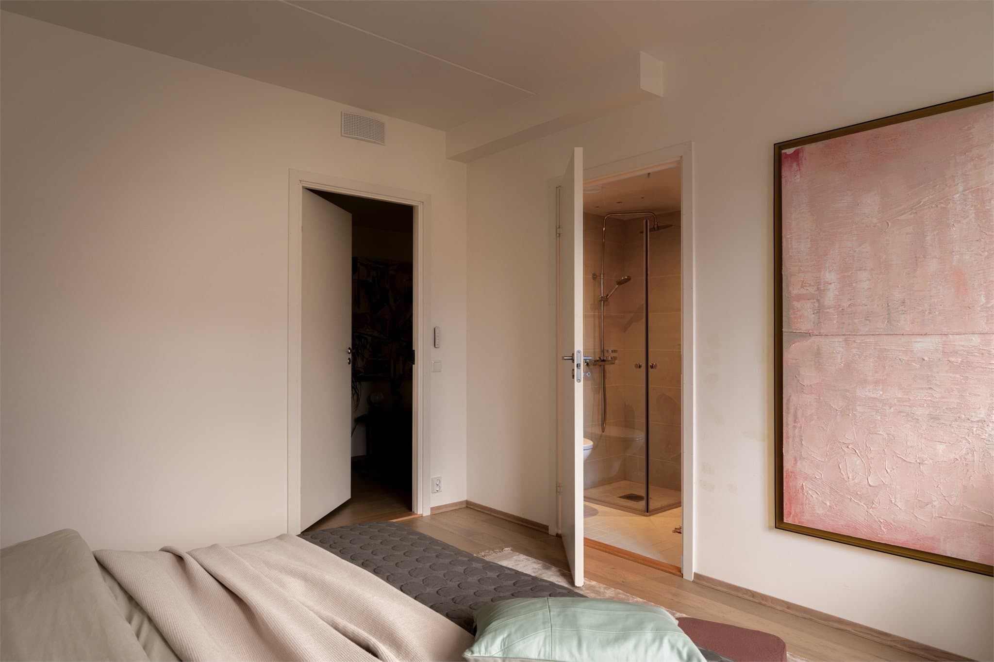 Her får dere også direkte tilgang til et privat bad - det kaller vi hverdagsluksus!