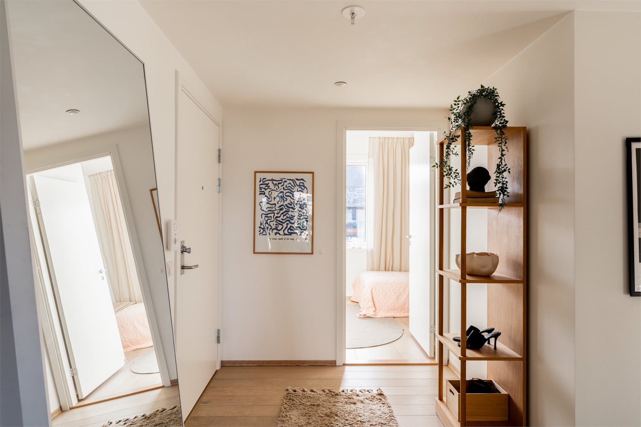 Med tre soverom totalt får dere et hjem som enkelt kan tilpasses ulike behov og livsfaser.