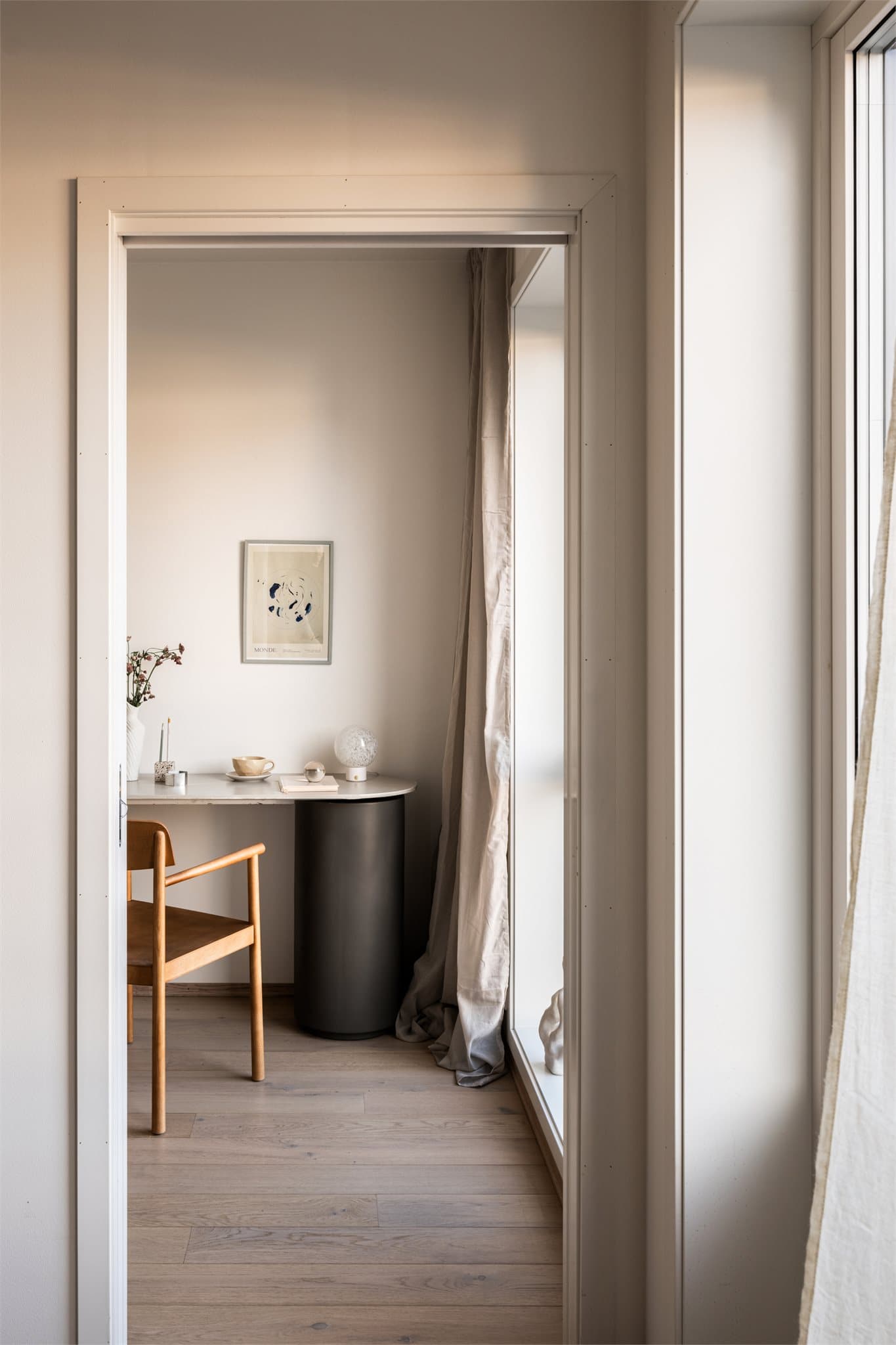 Leilighetens tredje soverom har inngang fra stuen.