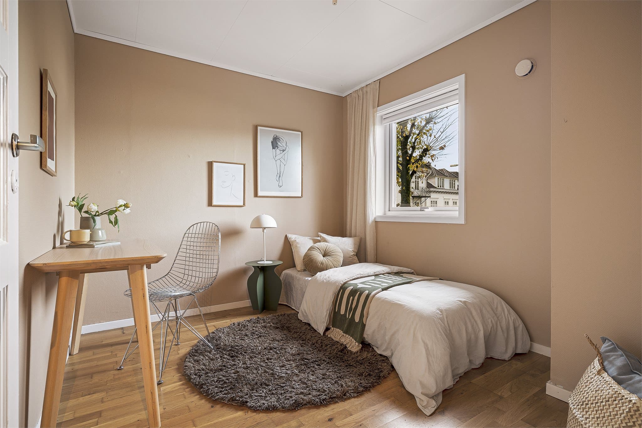 - Soverom 3 måler 7,3m² -