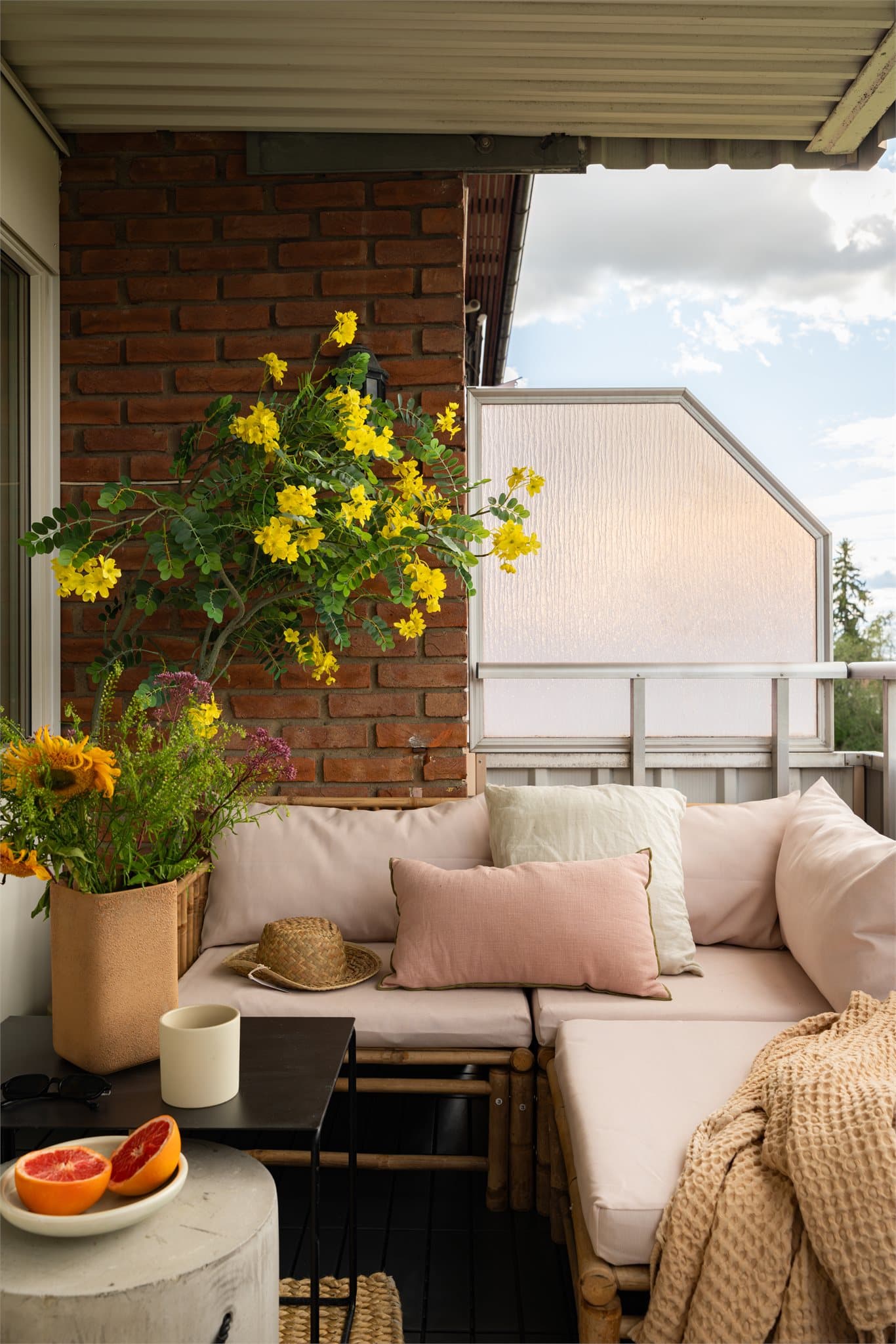 Her har du plass til utemøbler, beplantning og annet ønsket møblement.