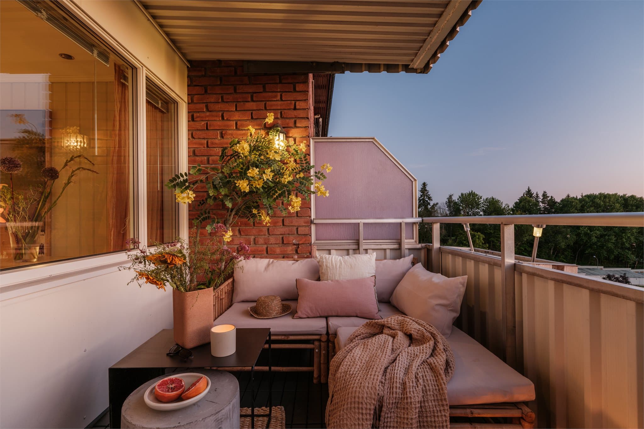 Upåklagelig kveldsstemning på balkongen.