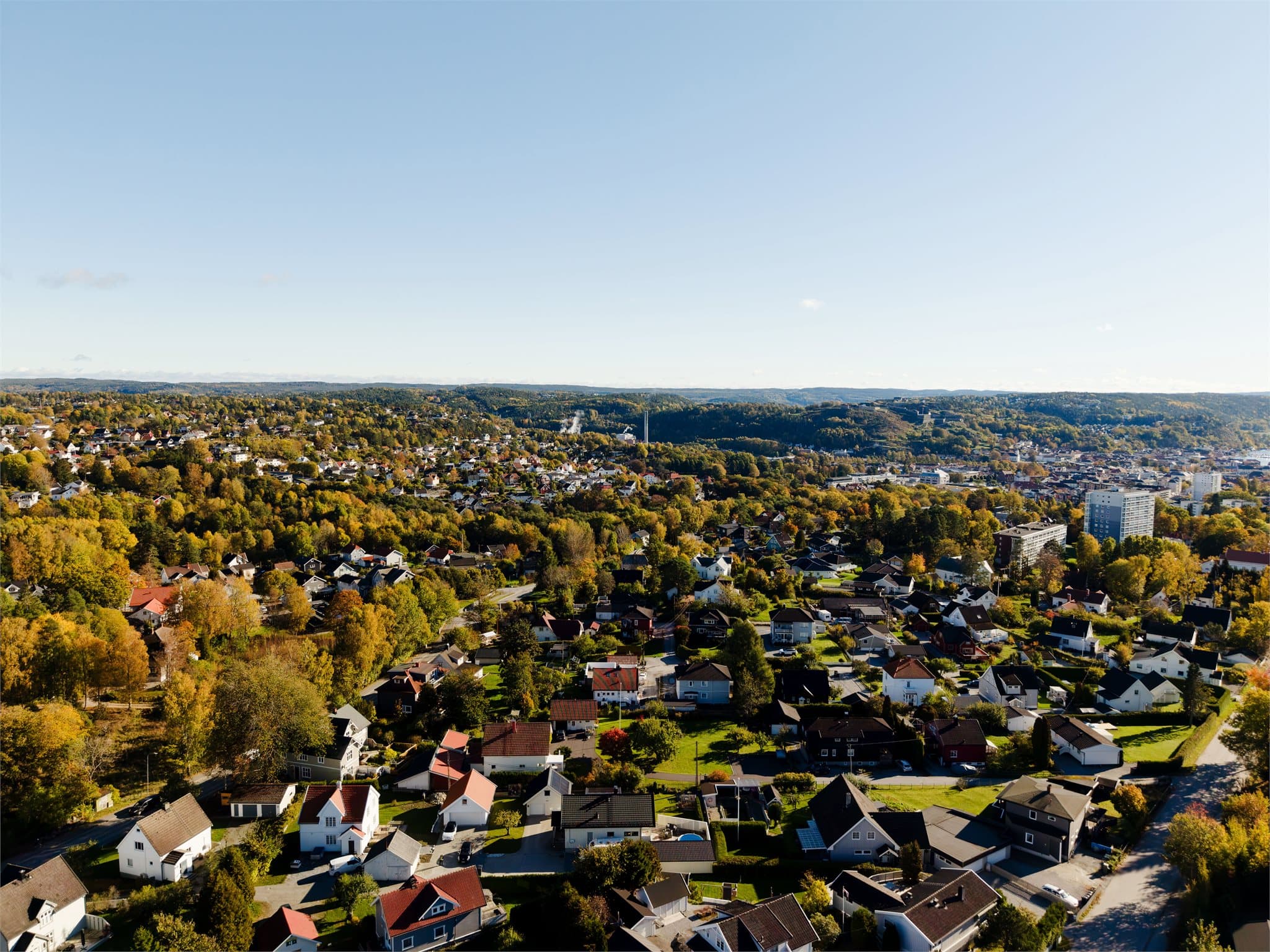 Nærområdet byr på flotte turmuligheter i skog og mark, med nærhet til lysløyper og Høiåsmarka.