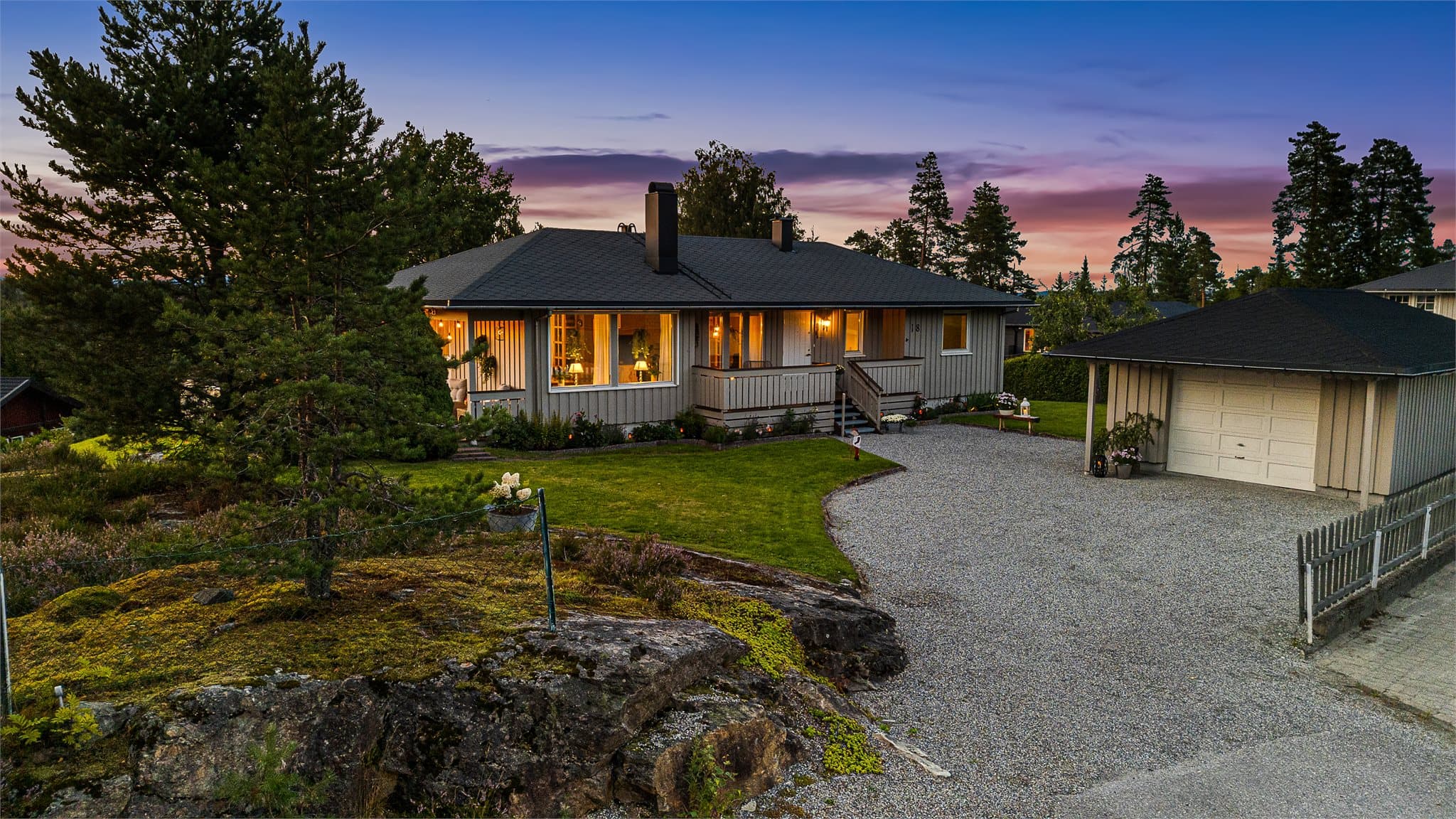 Rolig og skjermet uteområde.