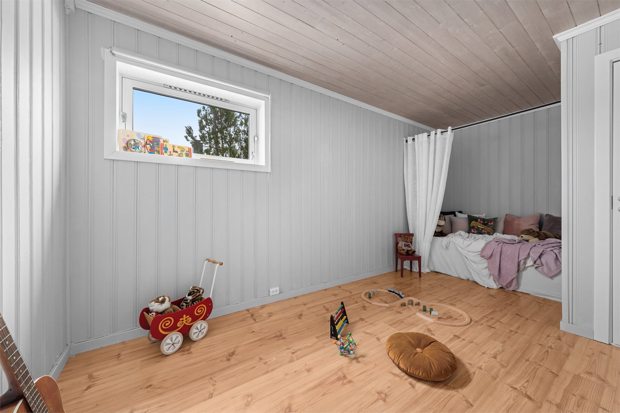 Innredet rom. Rommet er registrert som hobby/ trimrom. Ikke godkjent som soverom.