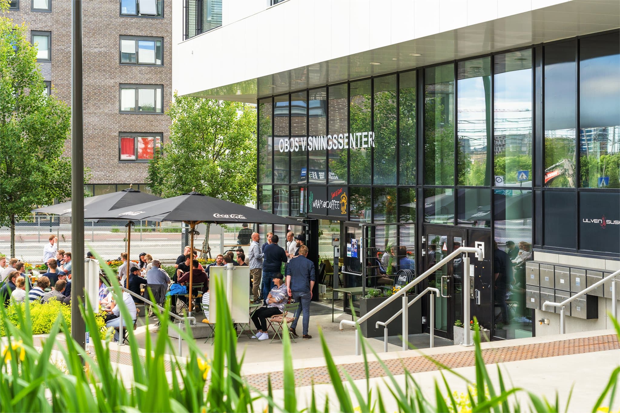 Like over veien finner du både café, apotek og andre servicetilbud.