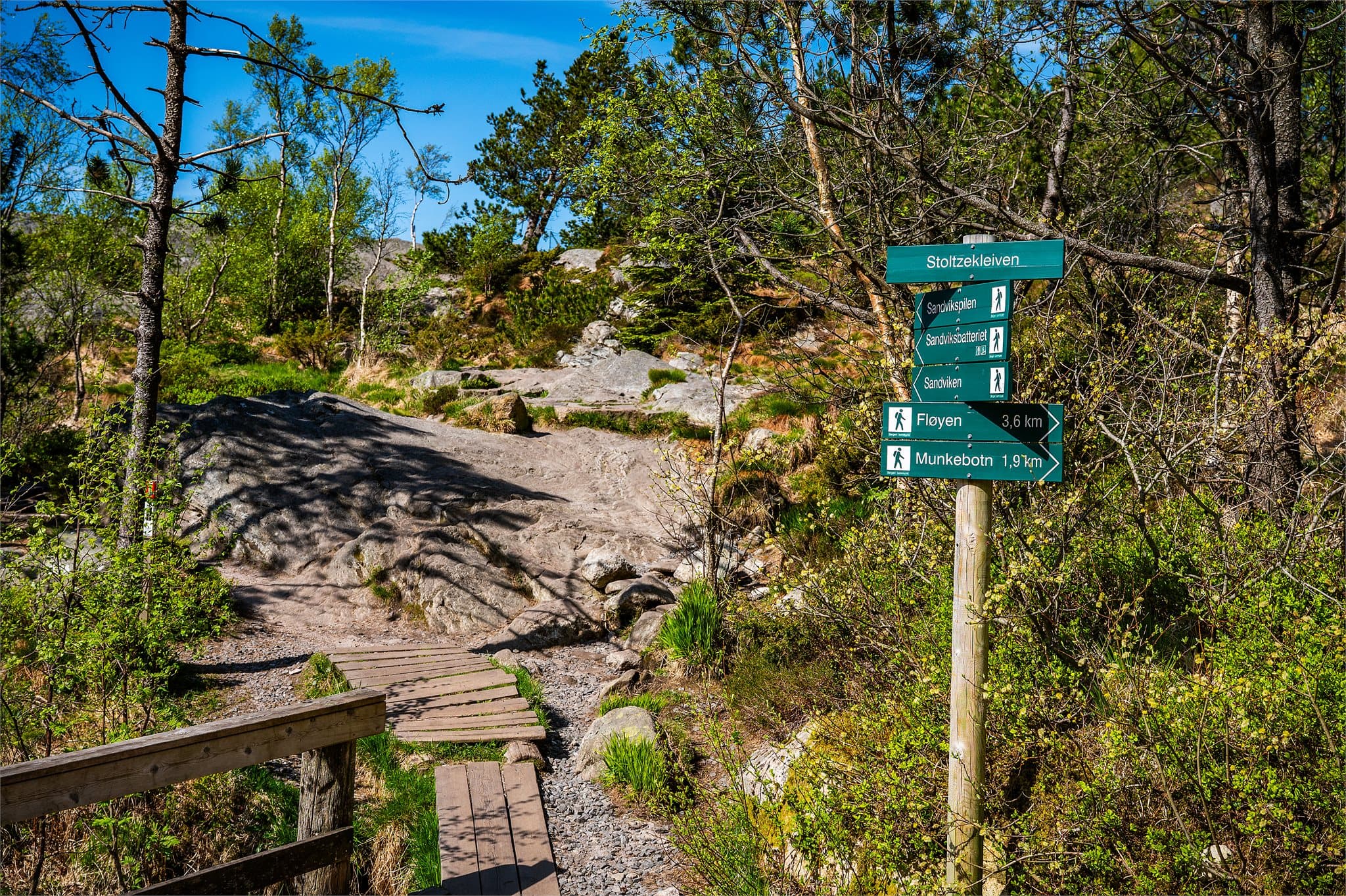 - For den turglade har man Stoltzekleiven i kort avstand fra leiligheten, herfra kan man også gå til blant annet Fløyen og Sandviksbatteriet -