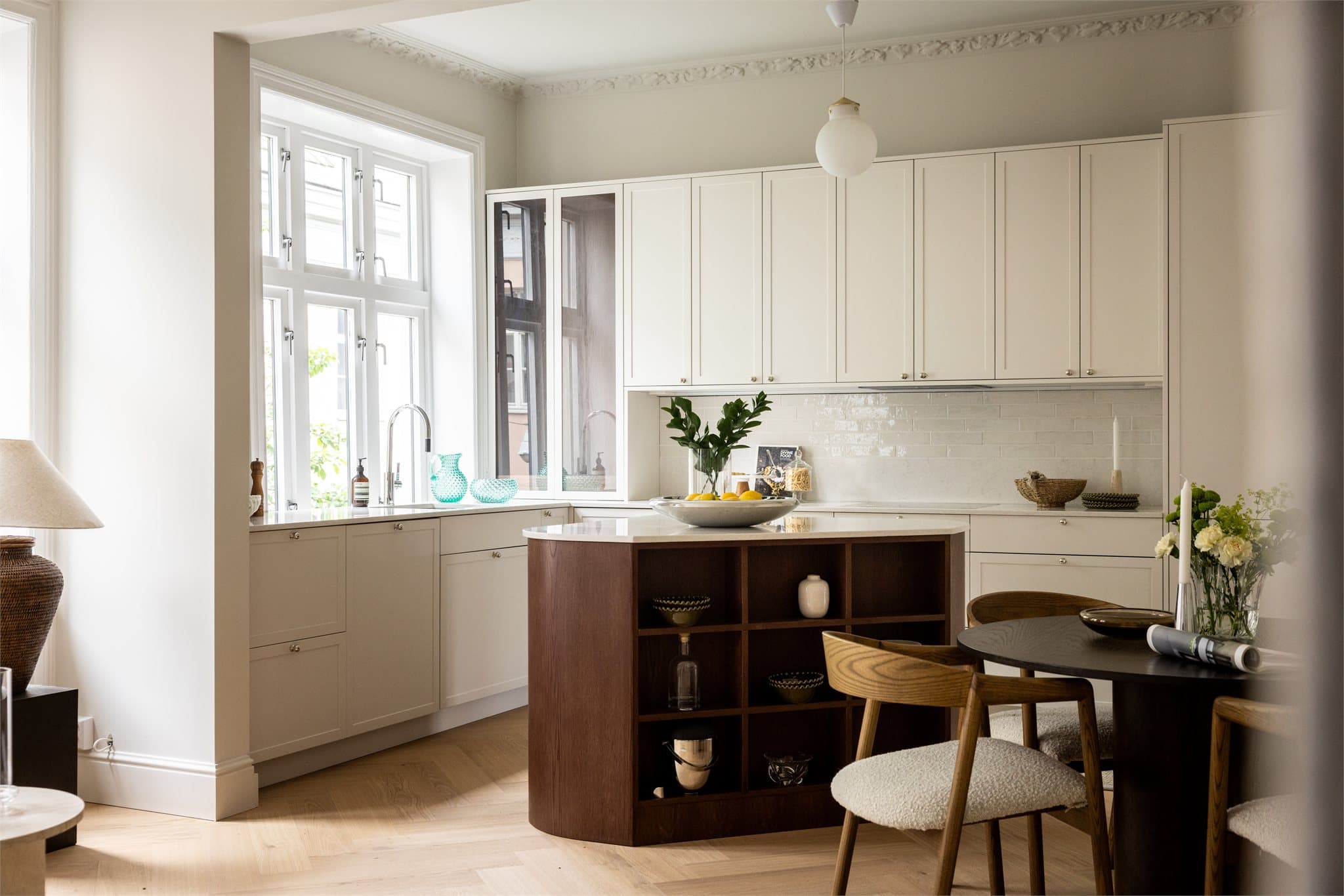 Delikat, blikkfangende og innholdsrikt kjøkken fra velkjente Nordiska Kök.