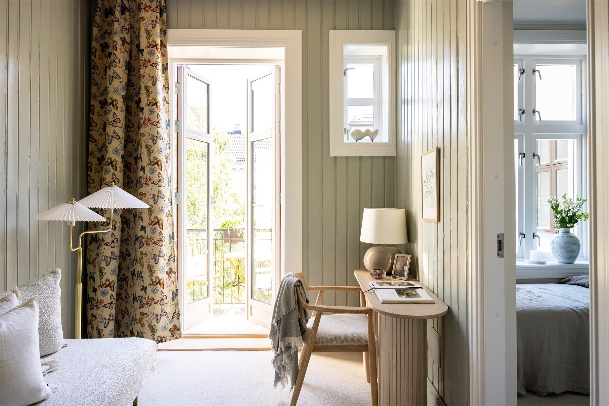 Dette rommet er i dag innredet som stue/lounge og kan innredes etter behov og ønske.