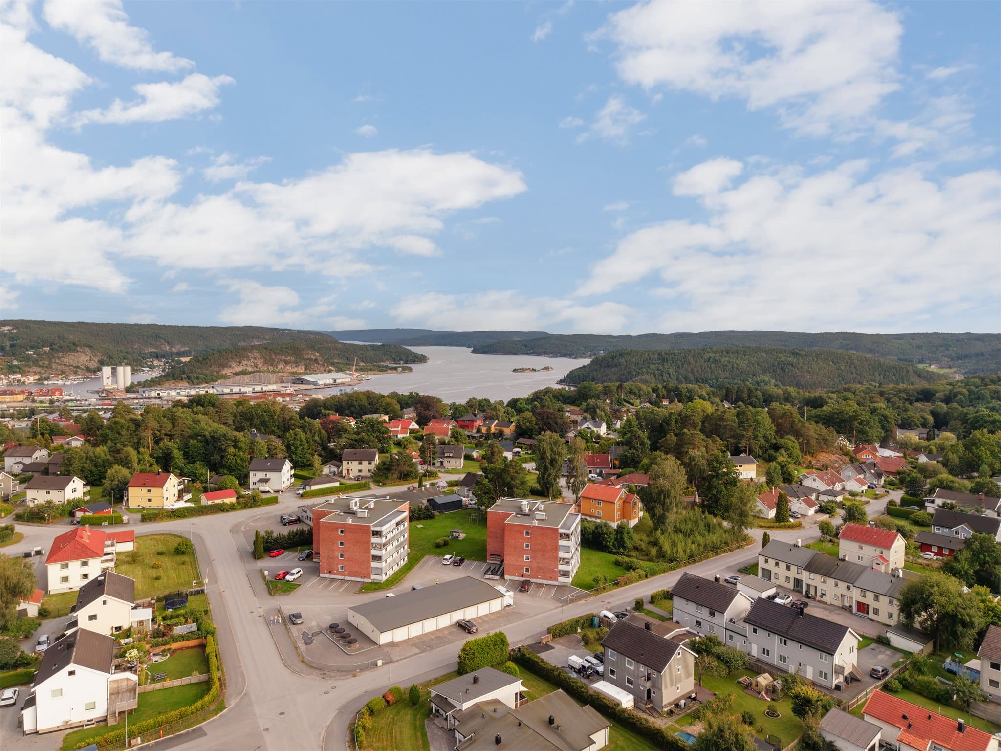 Kort avstand til Halden sentrum og fjorden.