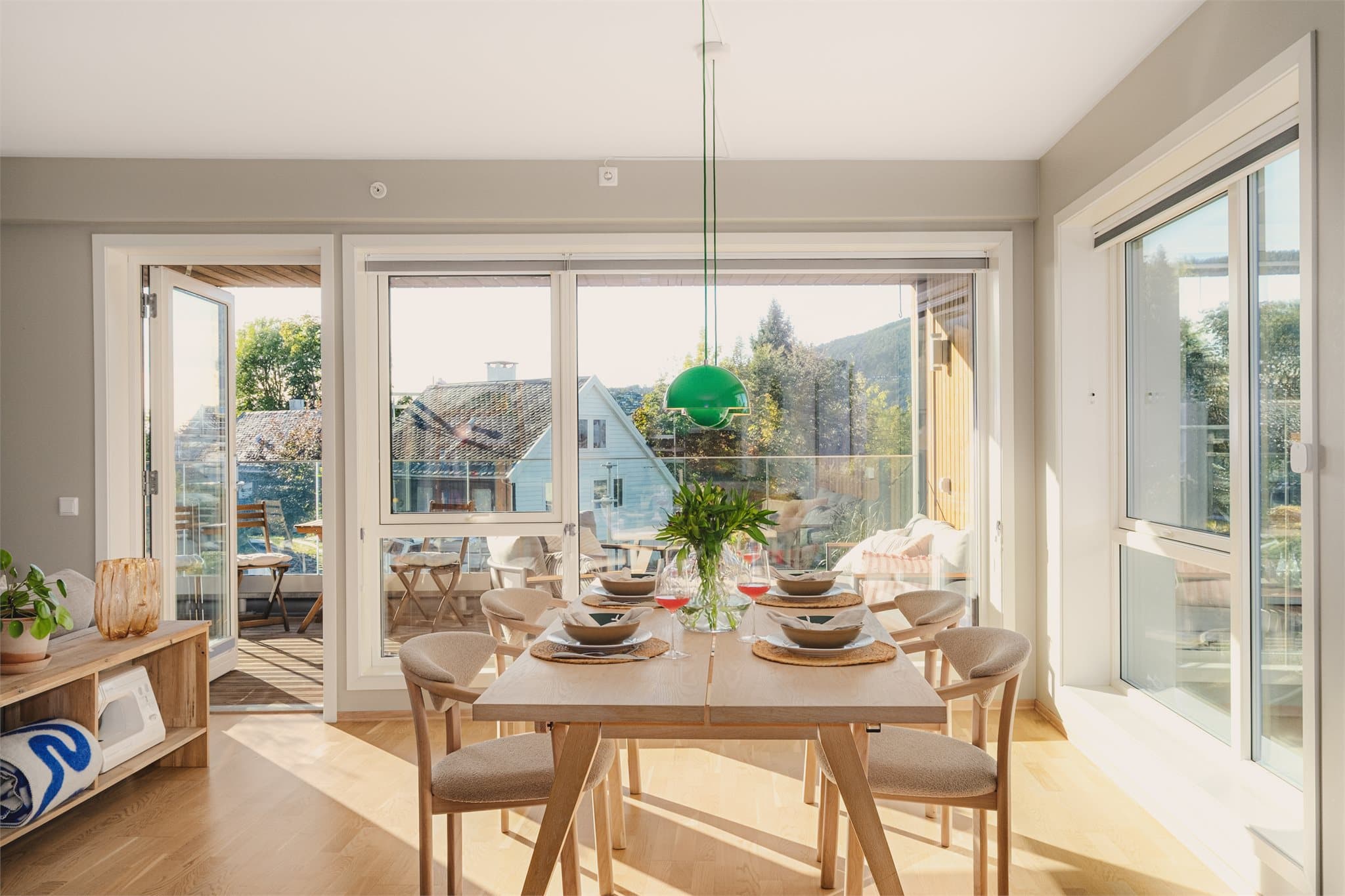 - Stue/kjøkken måler 43,3m² -