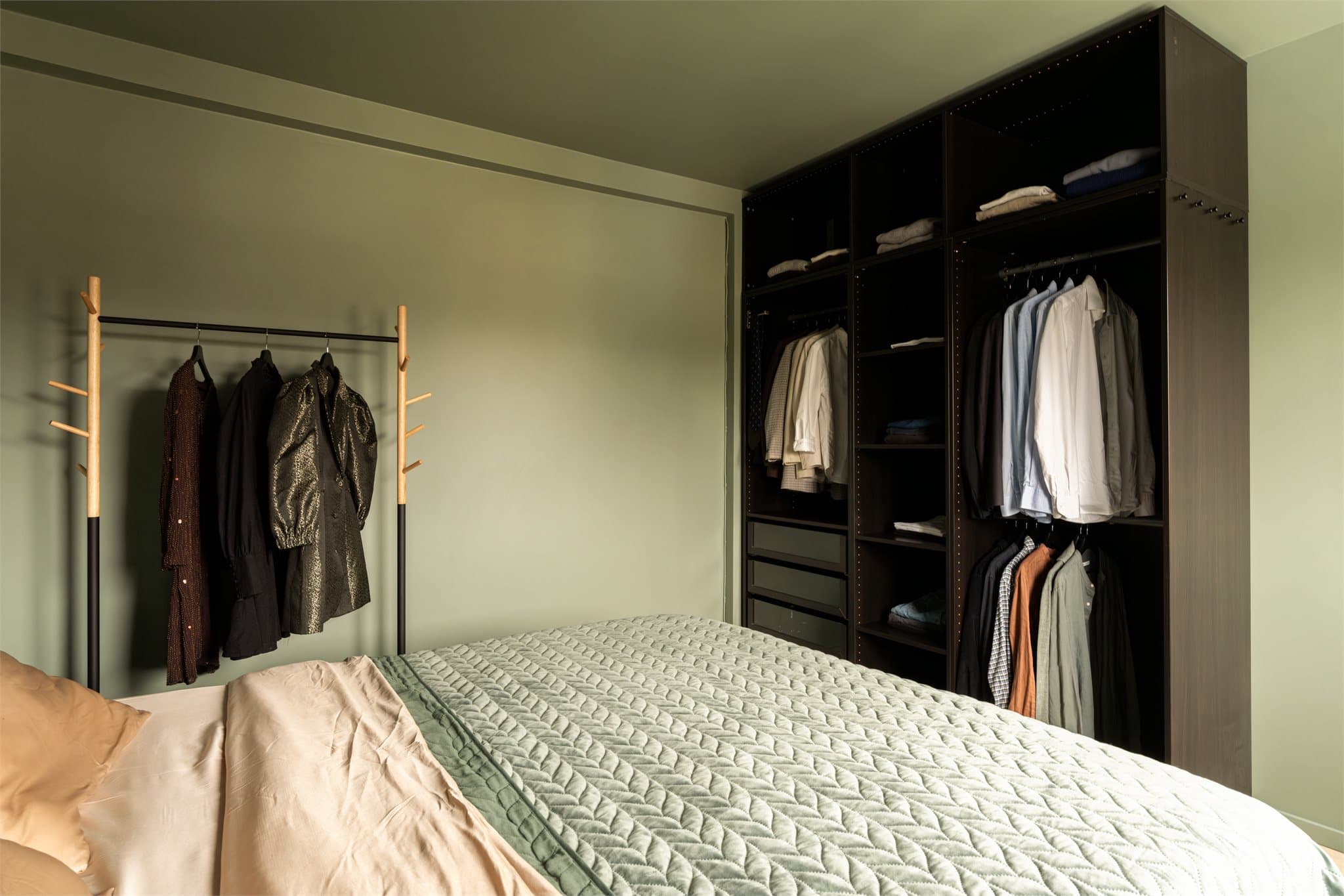 Det er også god plass til garderobe.