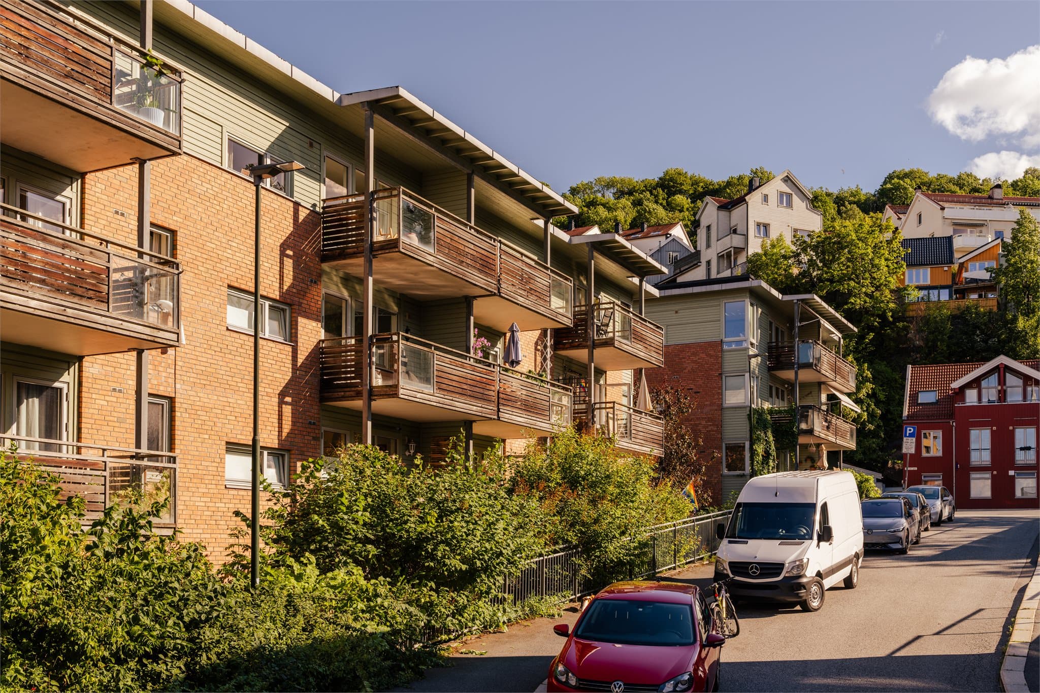 Beliggende i et rolig og etablert boligområde i Gamle Oslo.