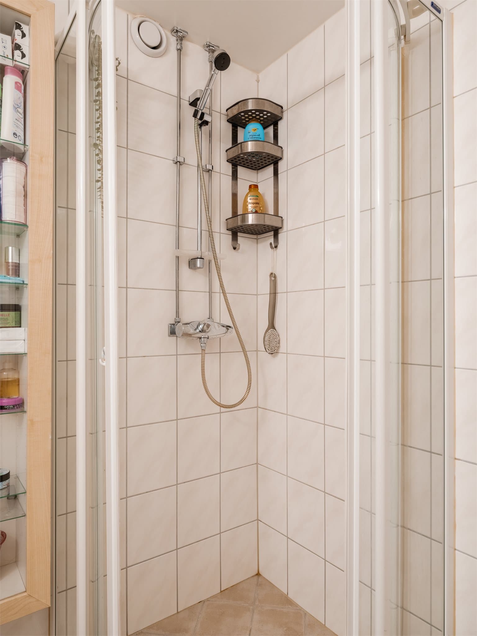 Praktisk dusjhjørne.