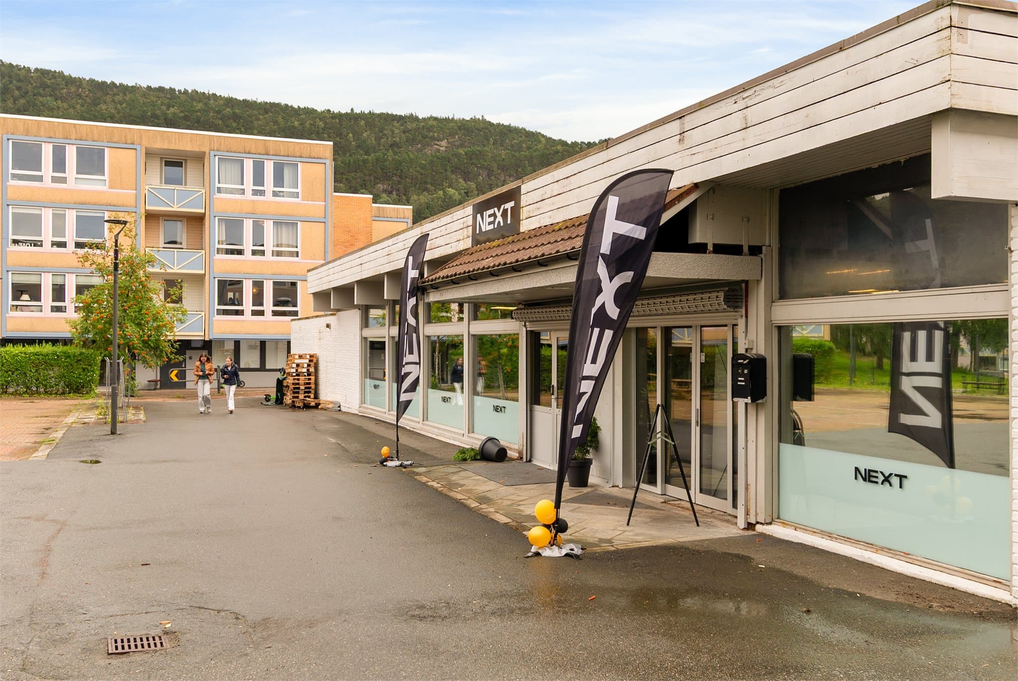 - Området byr på flotte turmuligheter i natuskjønne omgivelser, som turen opp mot Gullsteinen eller Løvstakken -