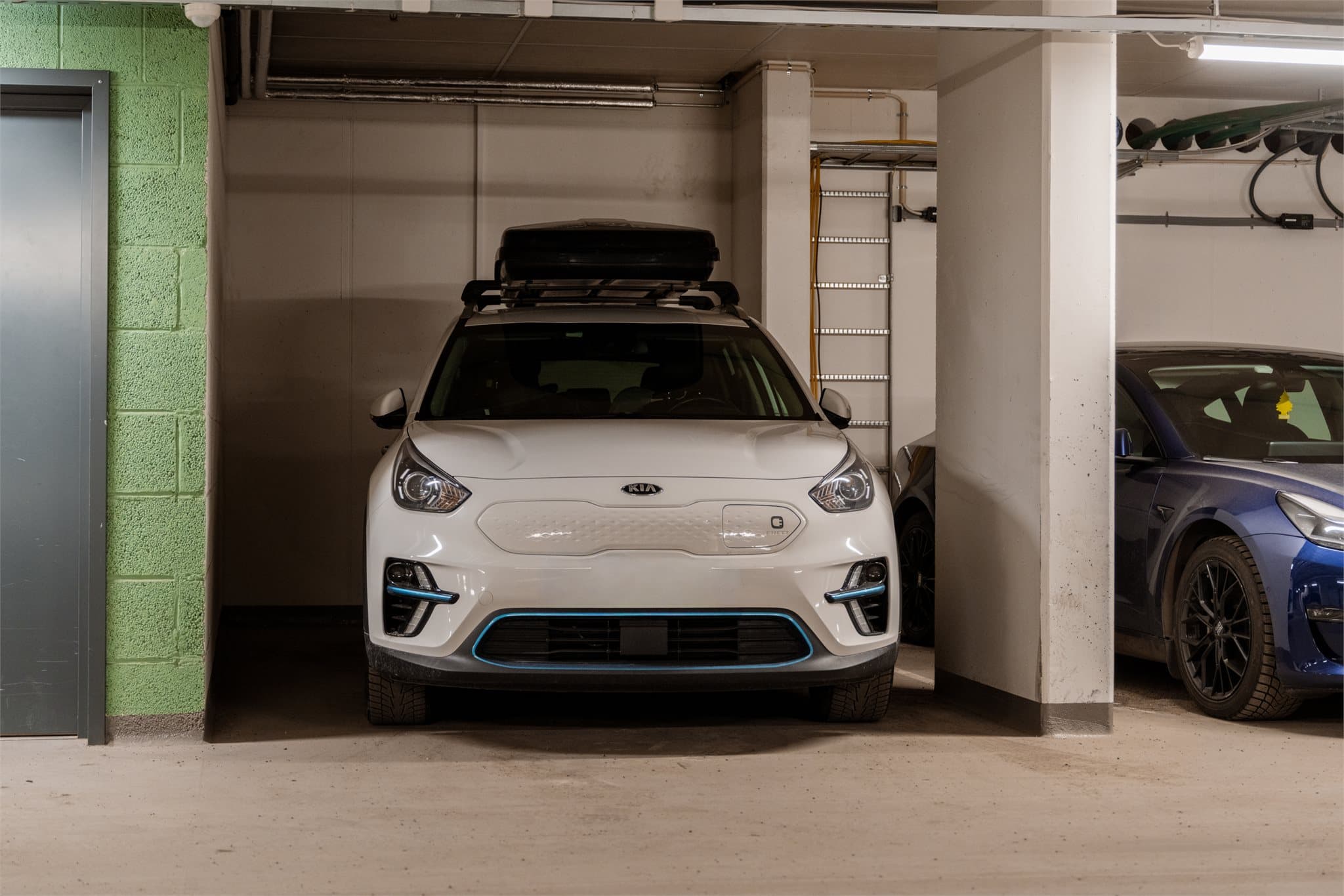 Det medfølger garasjeplass i felles garasje med lader.