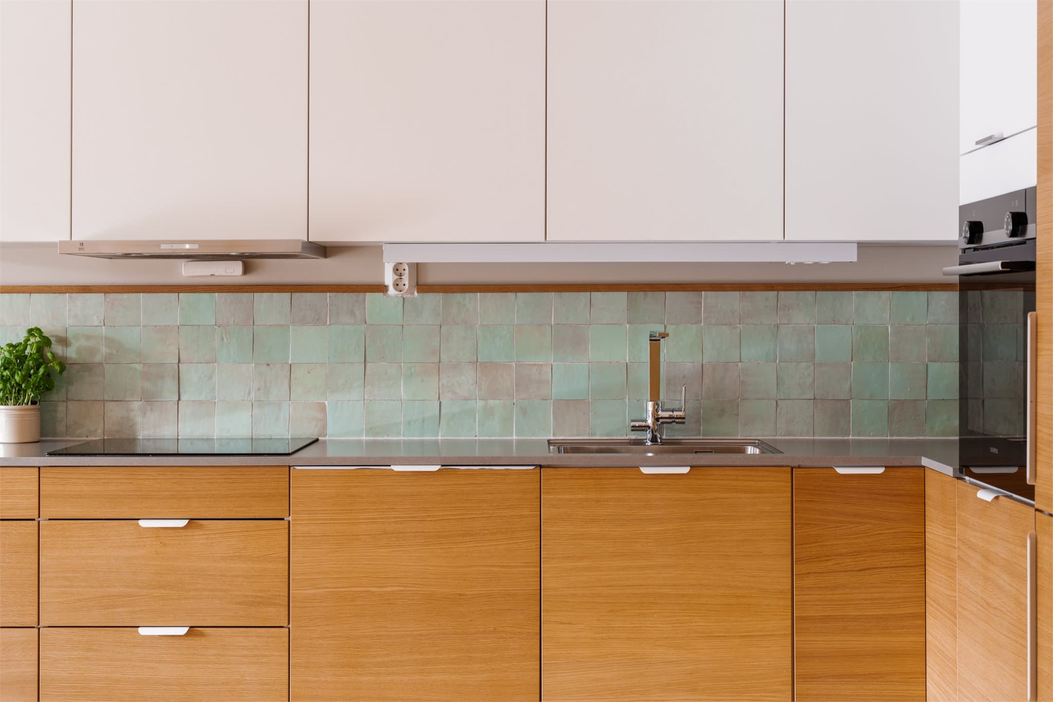 Påkostede håndlagde marokkanske zellige-fliser fra Bella fliser og design.