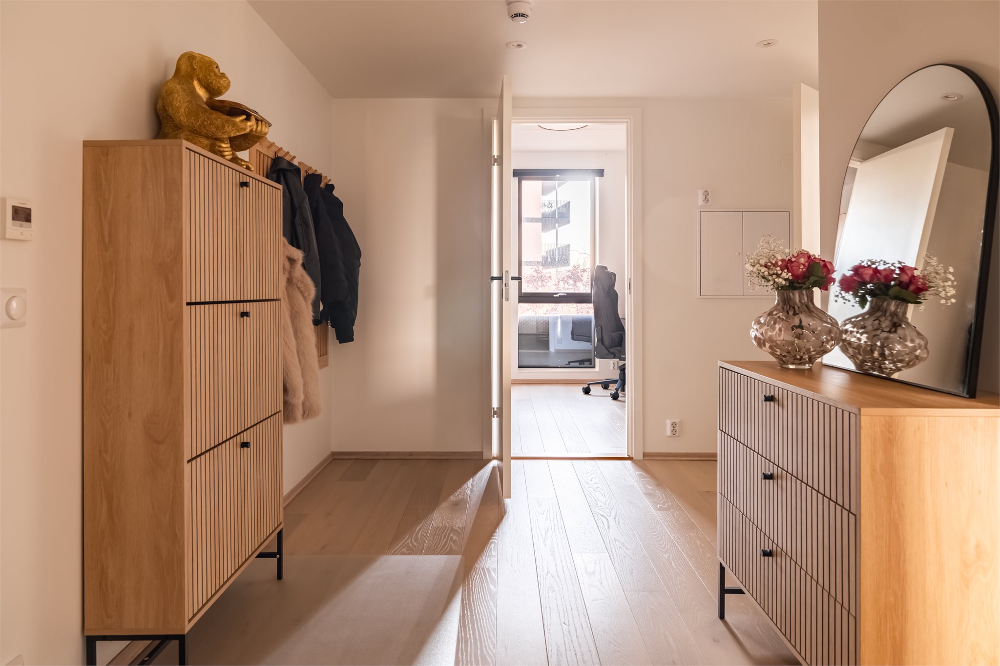 Entrèen er et bindeledd mellom soverommene og oppholdsrommene.