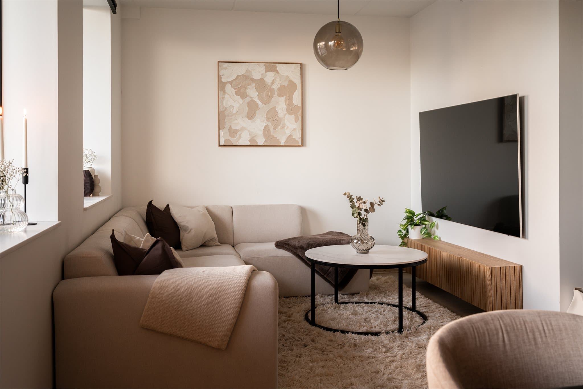 Planløsningen gir rom for en egen TV-krok.