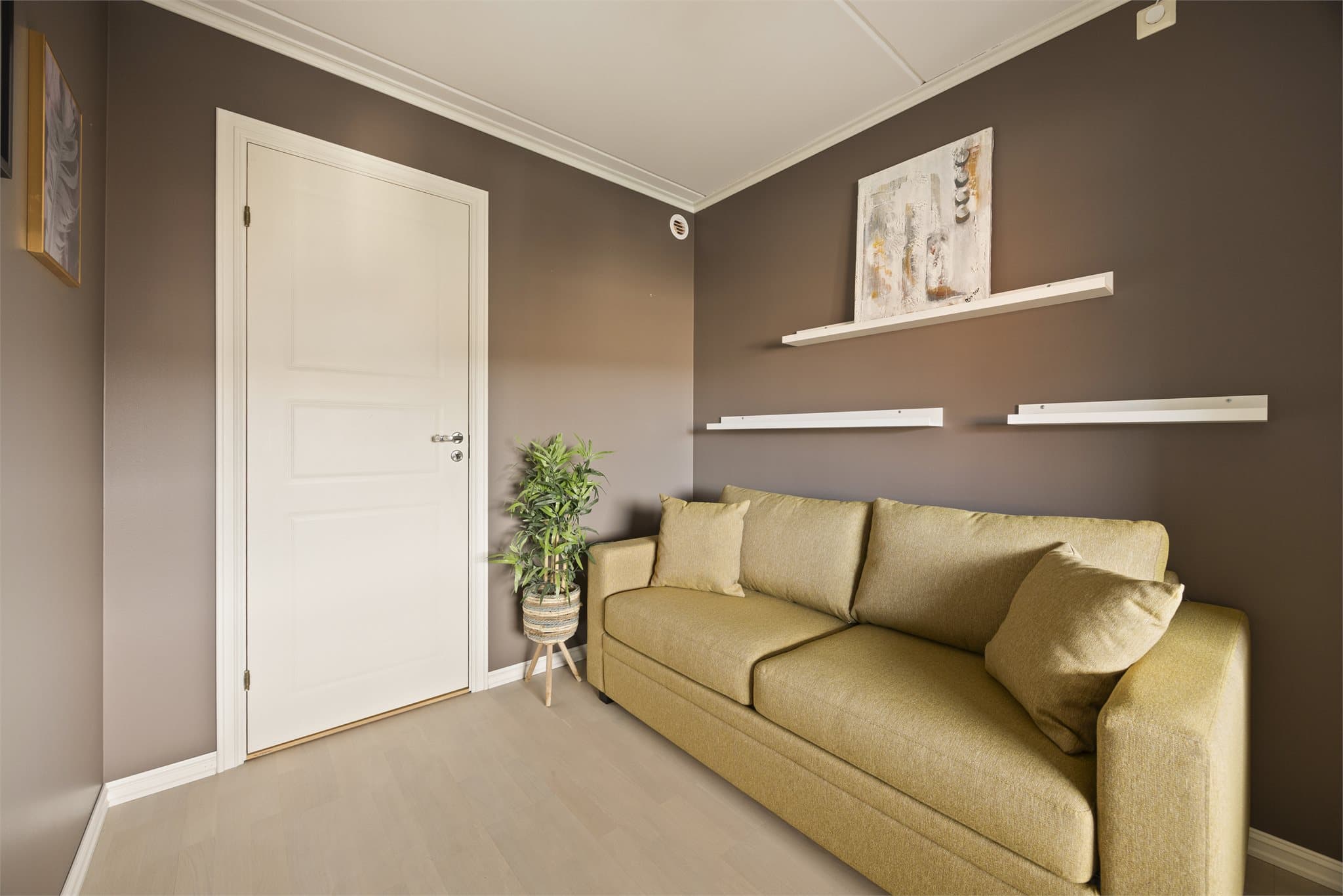 Praktisk innvendig bod ved soverom 2.