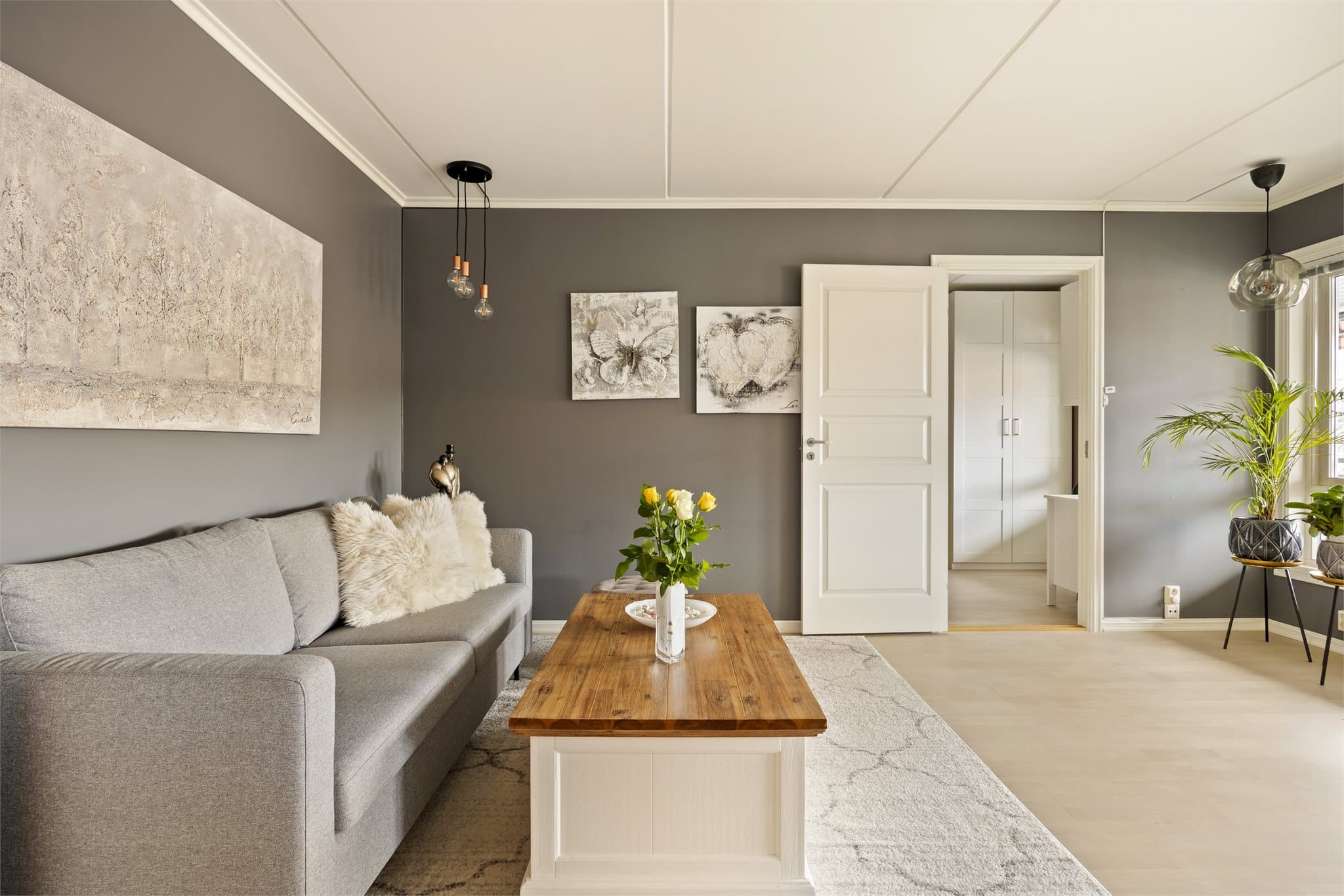 Videre fra stuen finner vi soverom nr 2.