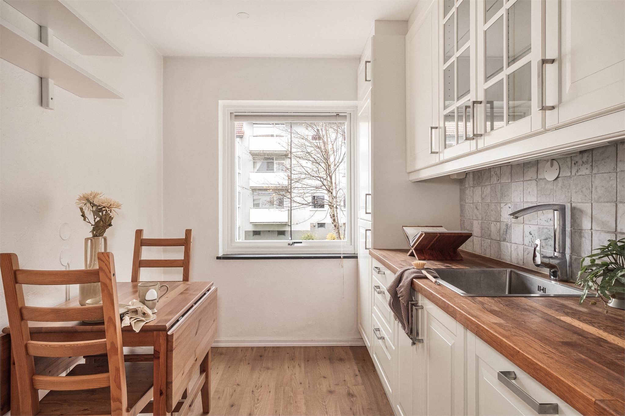 - Kjøkkenet måler 9 m² -