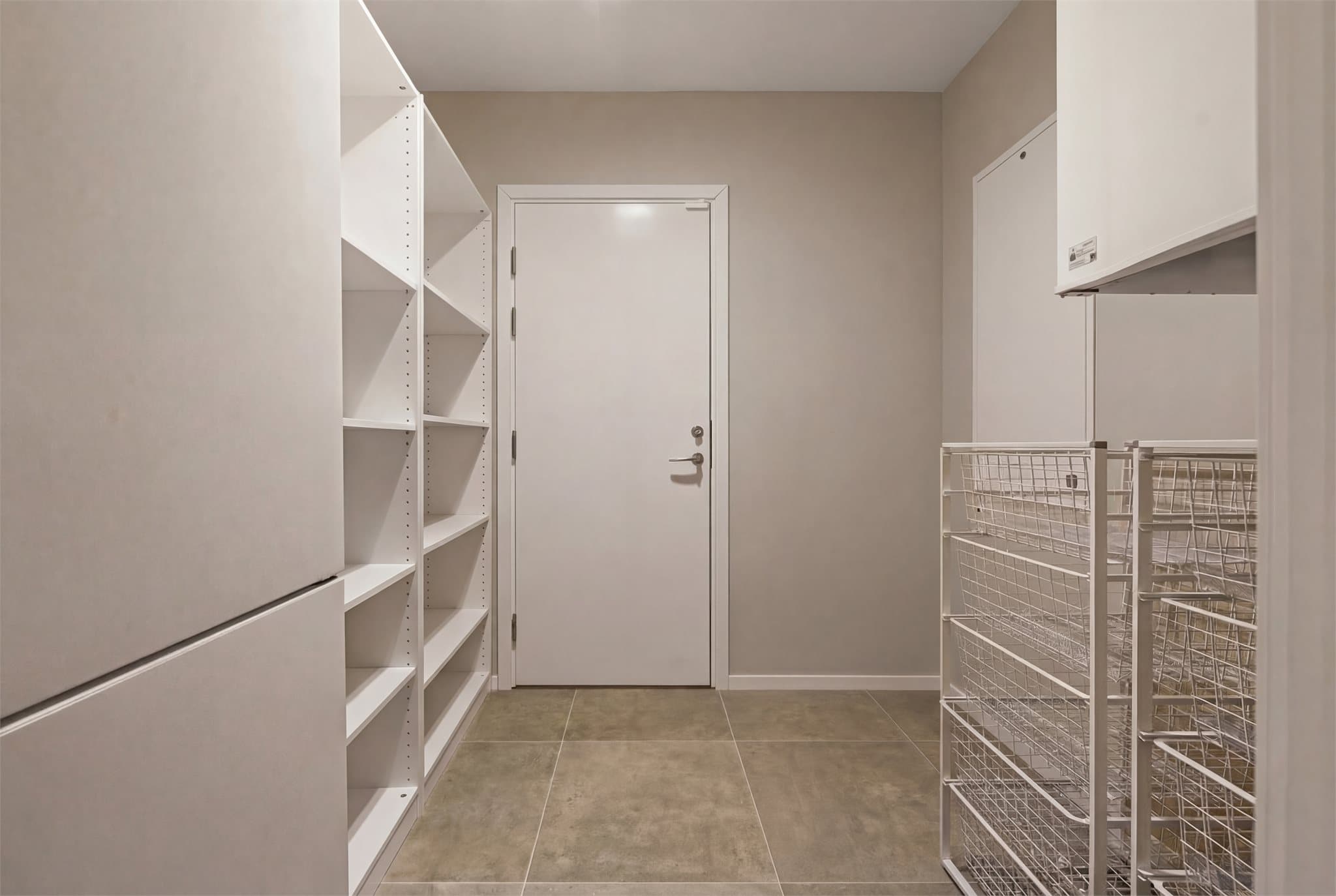 Praktisk bod / sluse mellom garasjen og boligen gjør hverdagen enkel