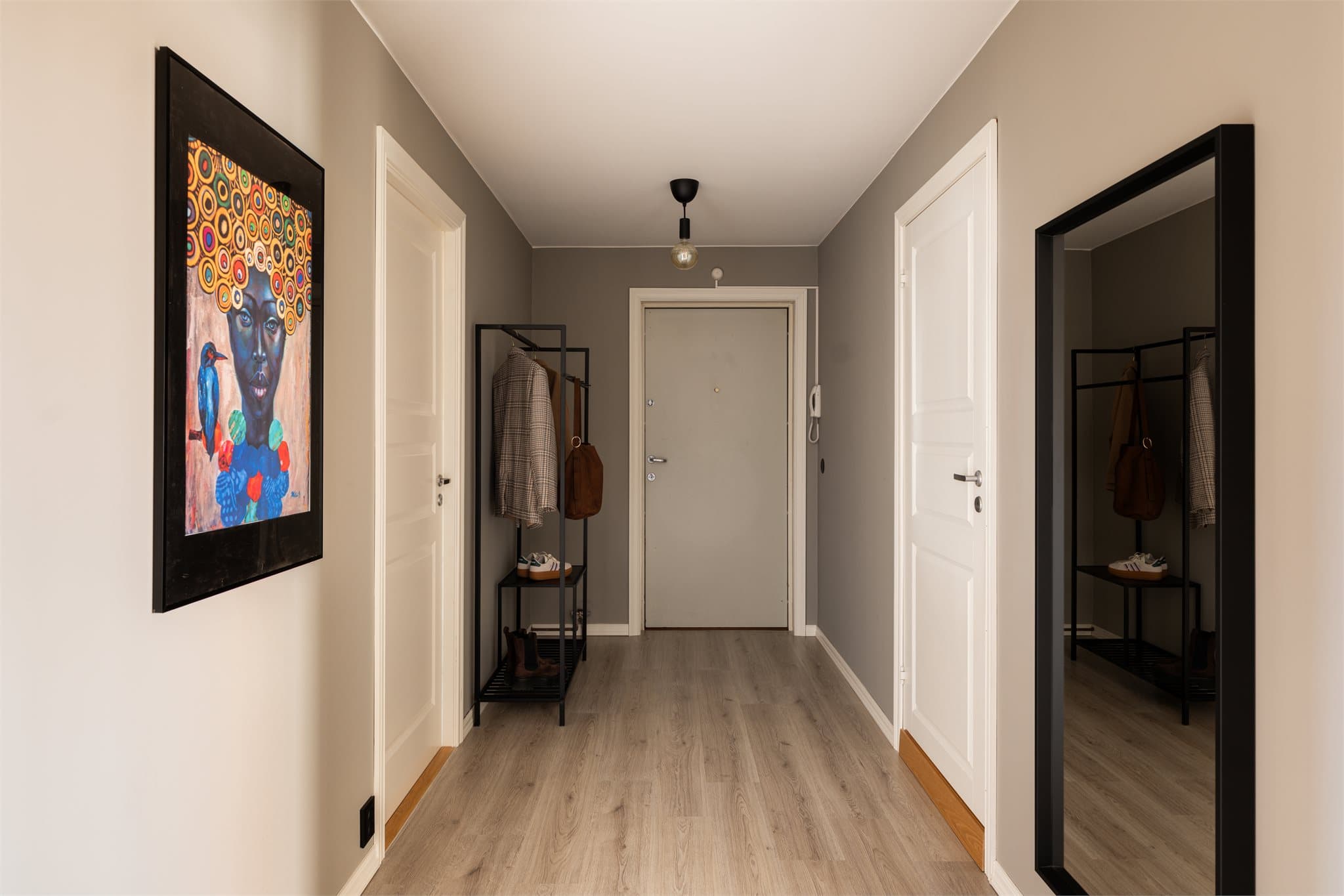 Velkommen til visning! Gjester kan enkelt slippes inn via dørcallingen.