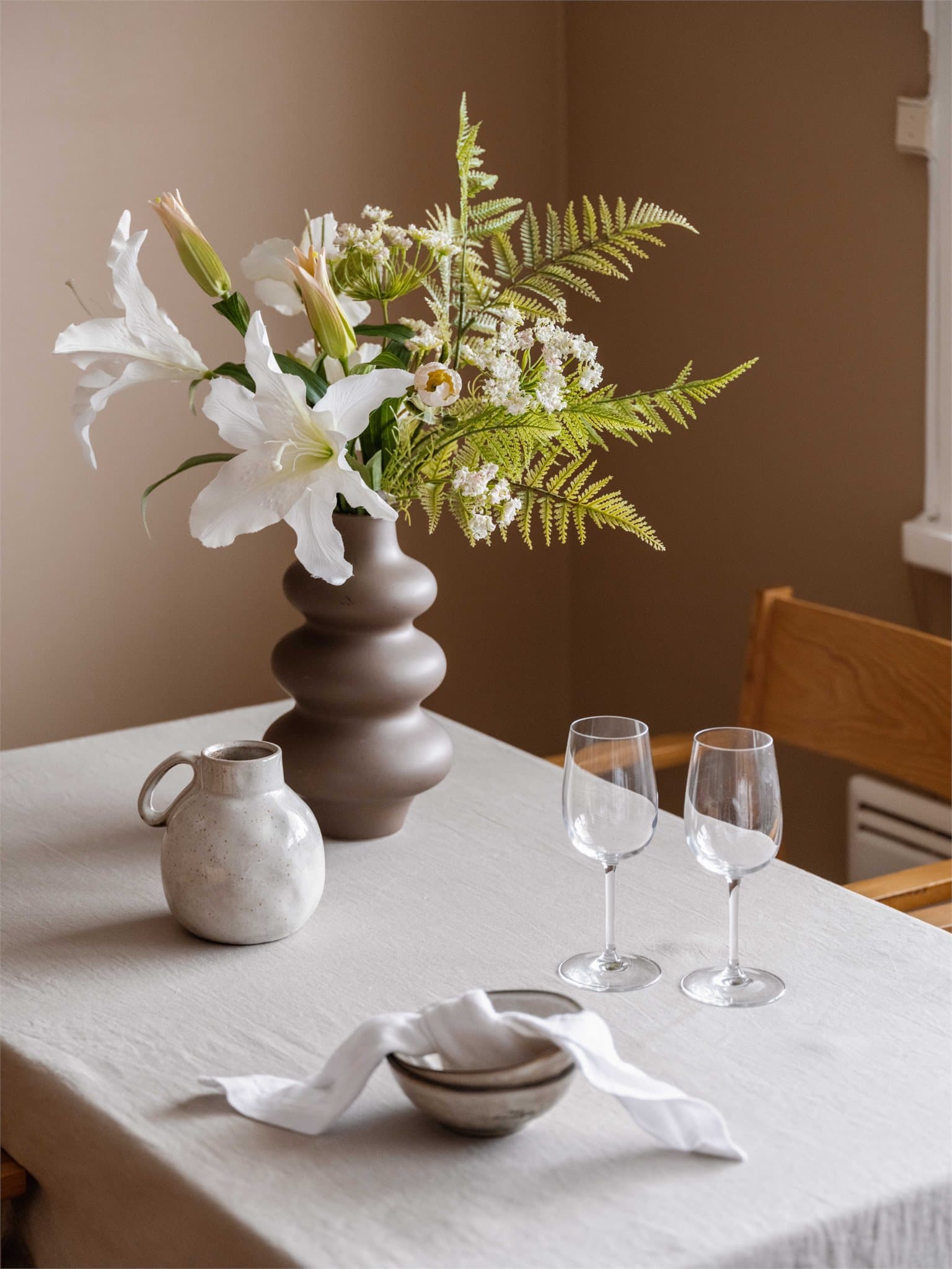 Et innbydende hjem med moderne farger og gode møbleringsløsninger.