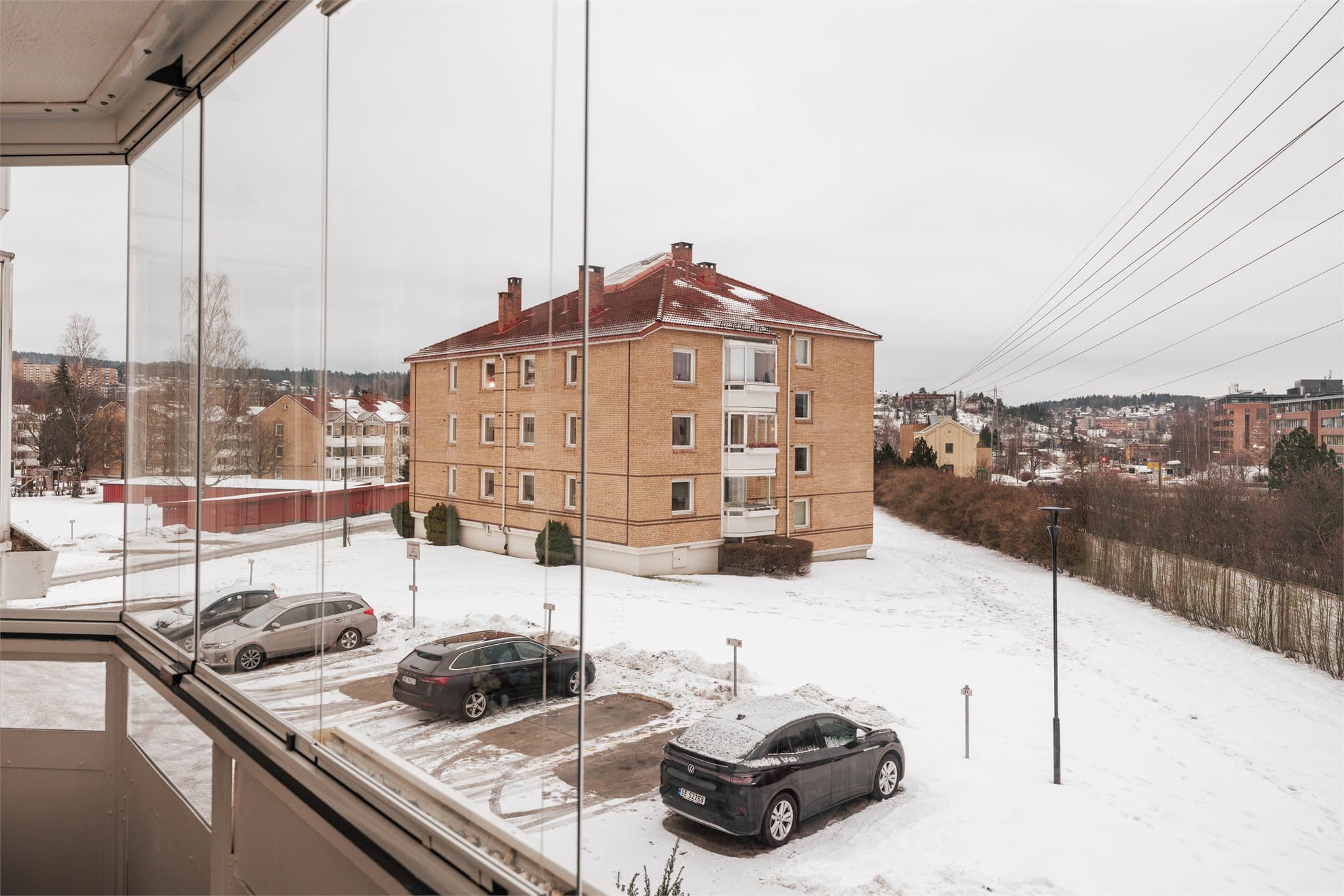 Her er hverdagslogistikken enkel. For barnefamilier er det kort gangavstand til flere barnehager, som Teisentoppen og Bryn barnehage. Bryn skole ligger bare en liten spasertur unna.