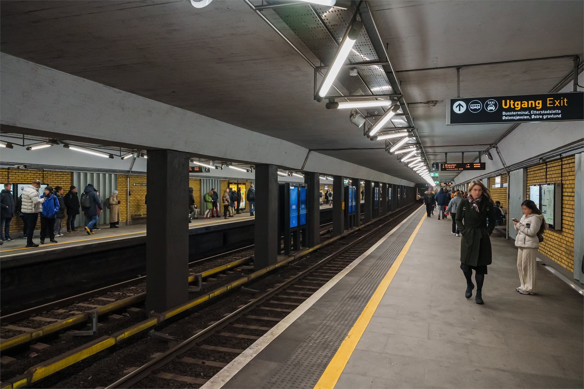 Kollektivknutepunktet Helsfyr er kun 10-15 minutters gange unna.