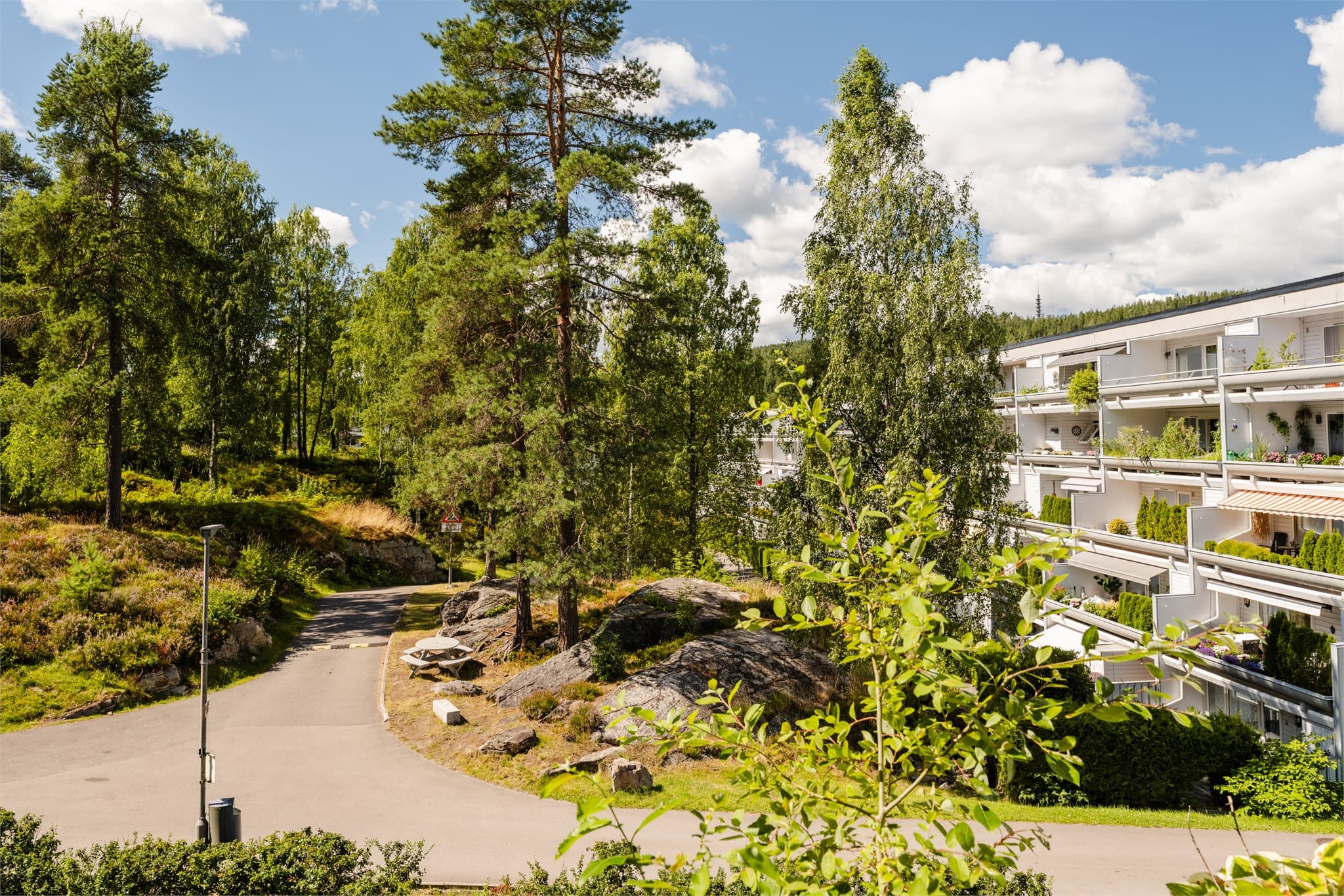Med umiddelbar nærhet til Lillomarka er turmulighetene mange, året rundt.
