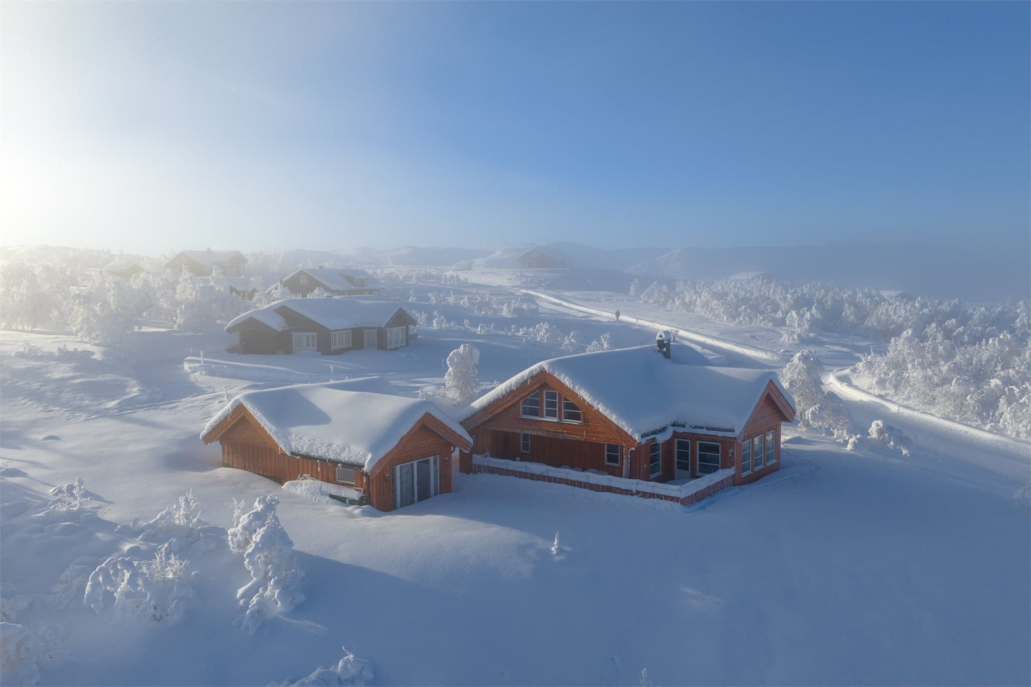 Fritidseiendommen ligger attraktivt til i det populære hytteområdet Veståsen i Røn, Vestre Slidre kommune.