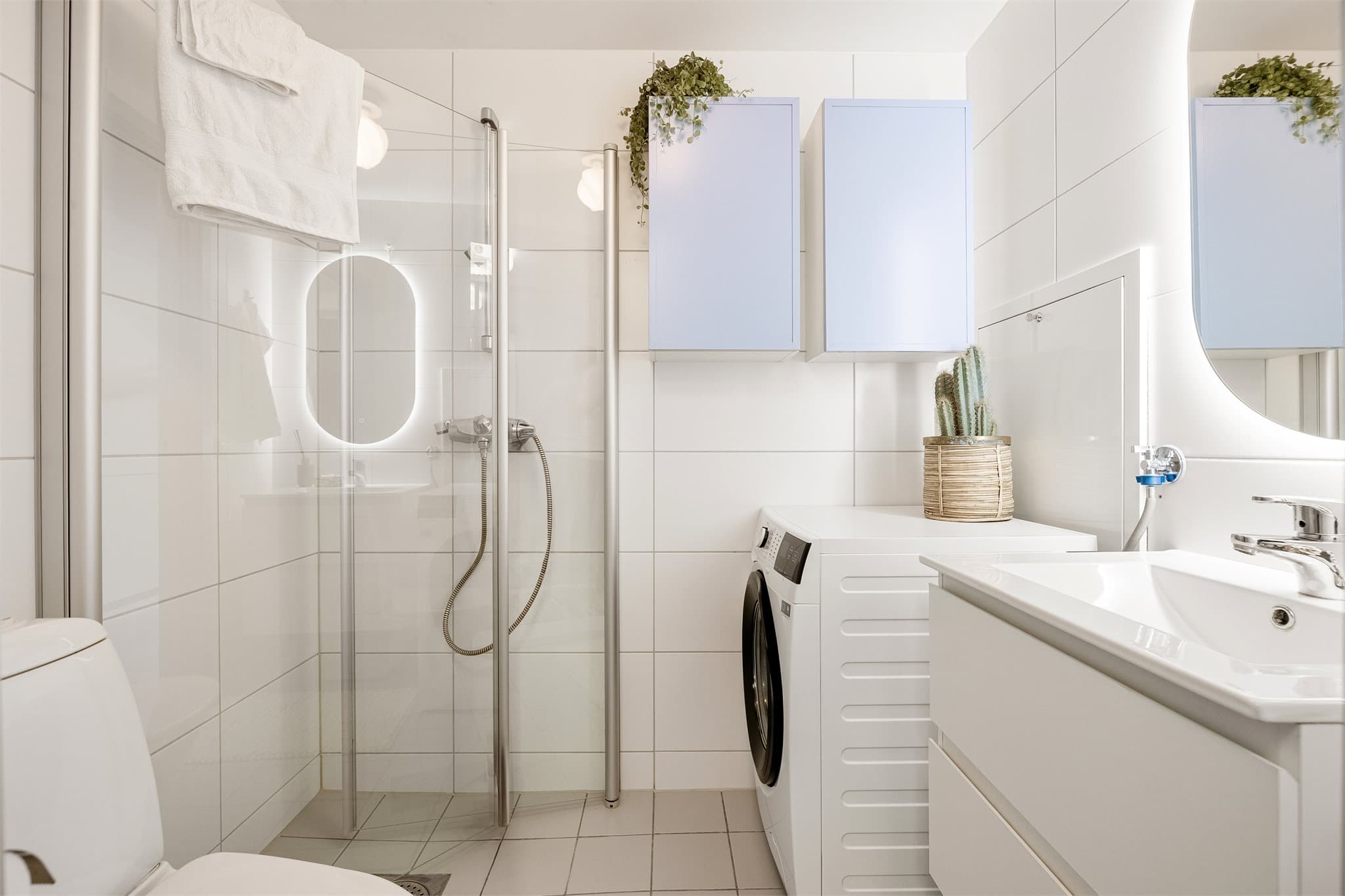 Badet ble oppusset i 2025 med nye fliser på vegger og gulv. Arbeidet ble utført av innleide fagfolk.