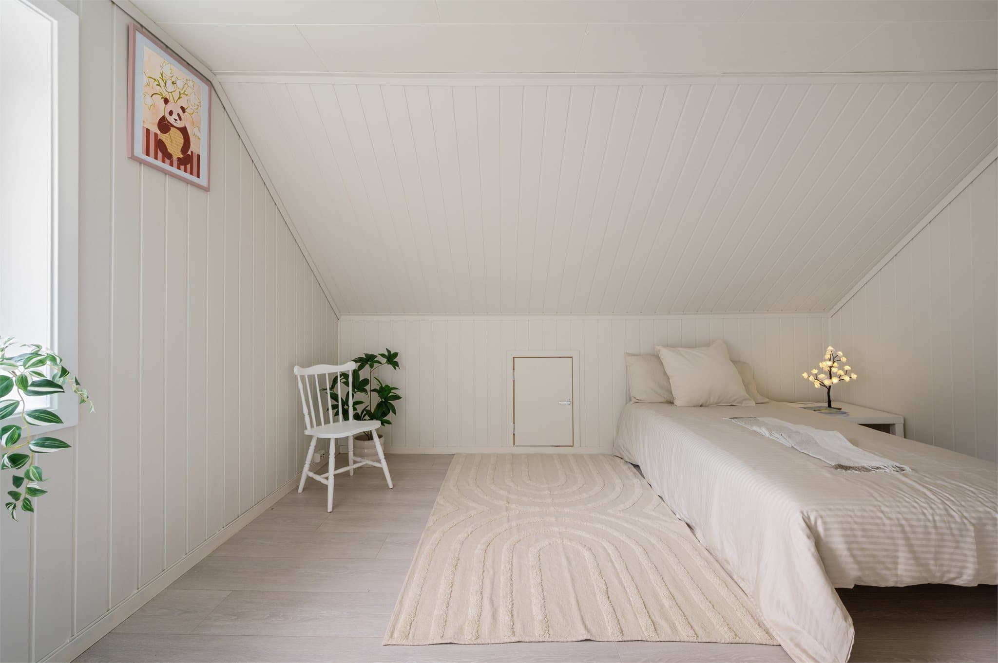 - Lyst og romslig soverom på 12m² -