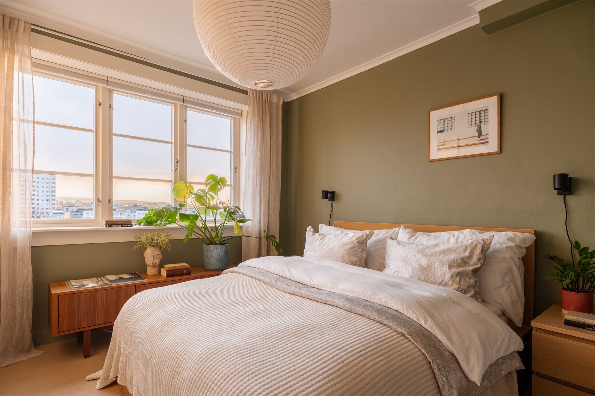 Rommet ligger vendt mot Maridalsveien, som i følge selger er en lite trafikkert gate.